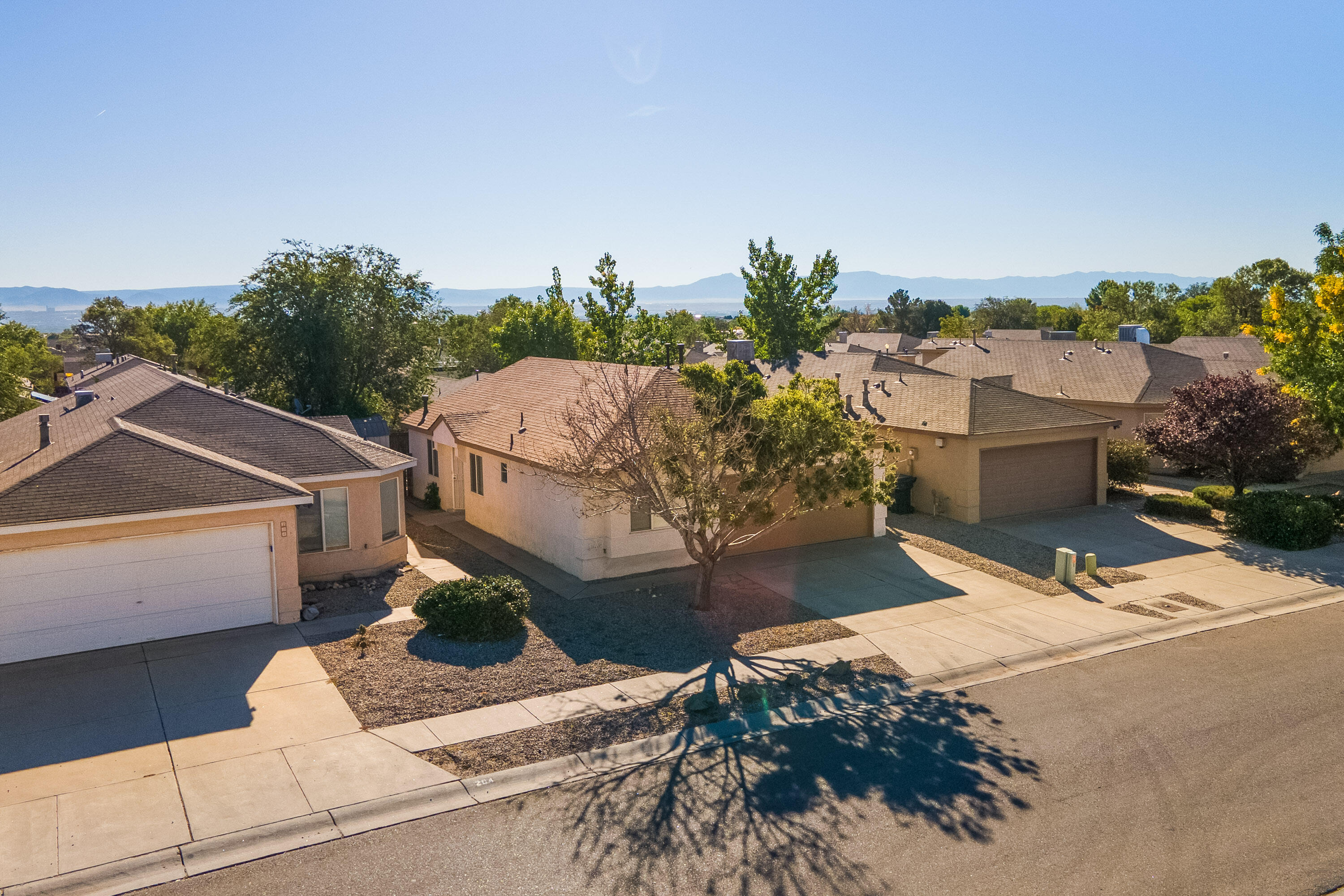 208 CALLE DEL REY SW