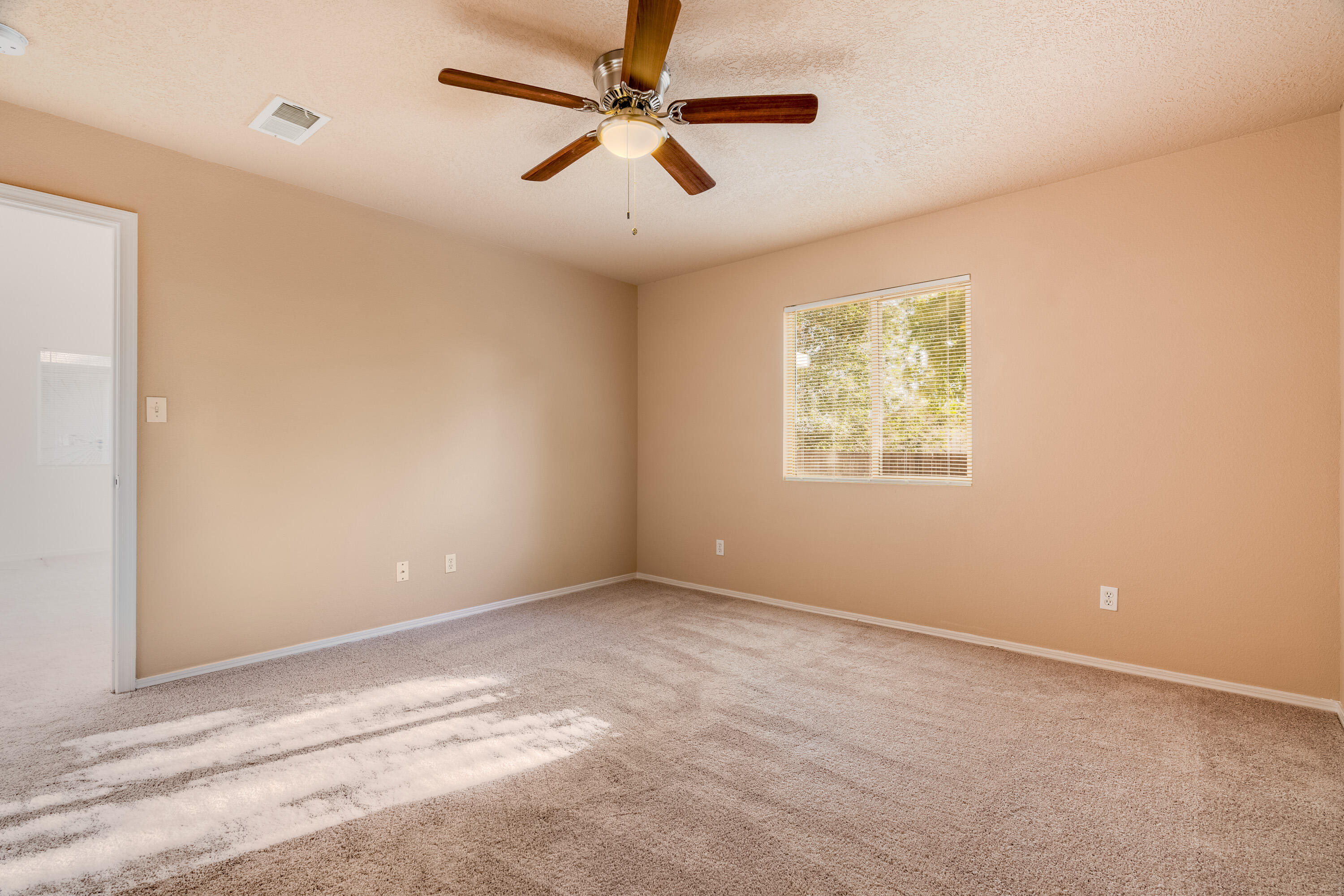 208 CALLE DEL REY SW