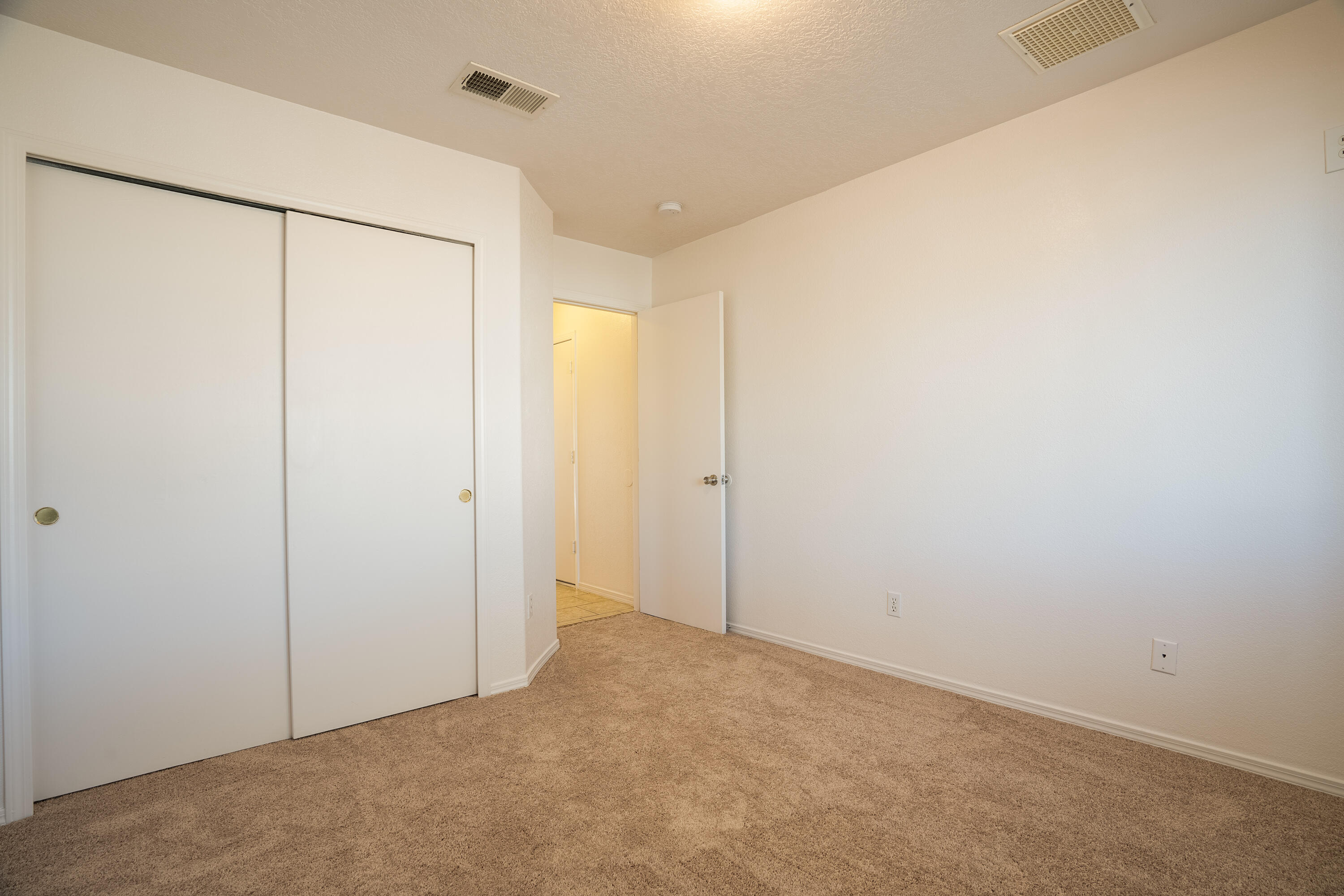 208 CALLE DEL REY SW