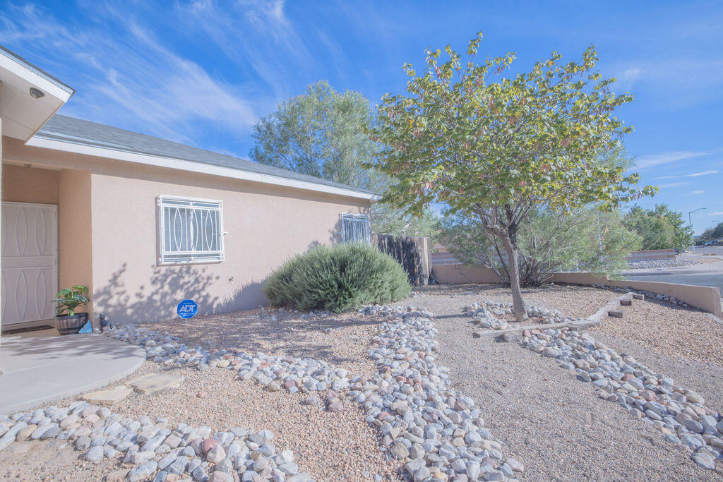 1900 TIERRA DEL OSO Place NW