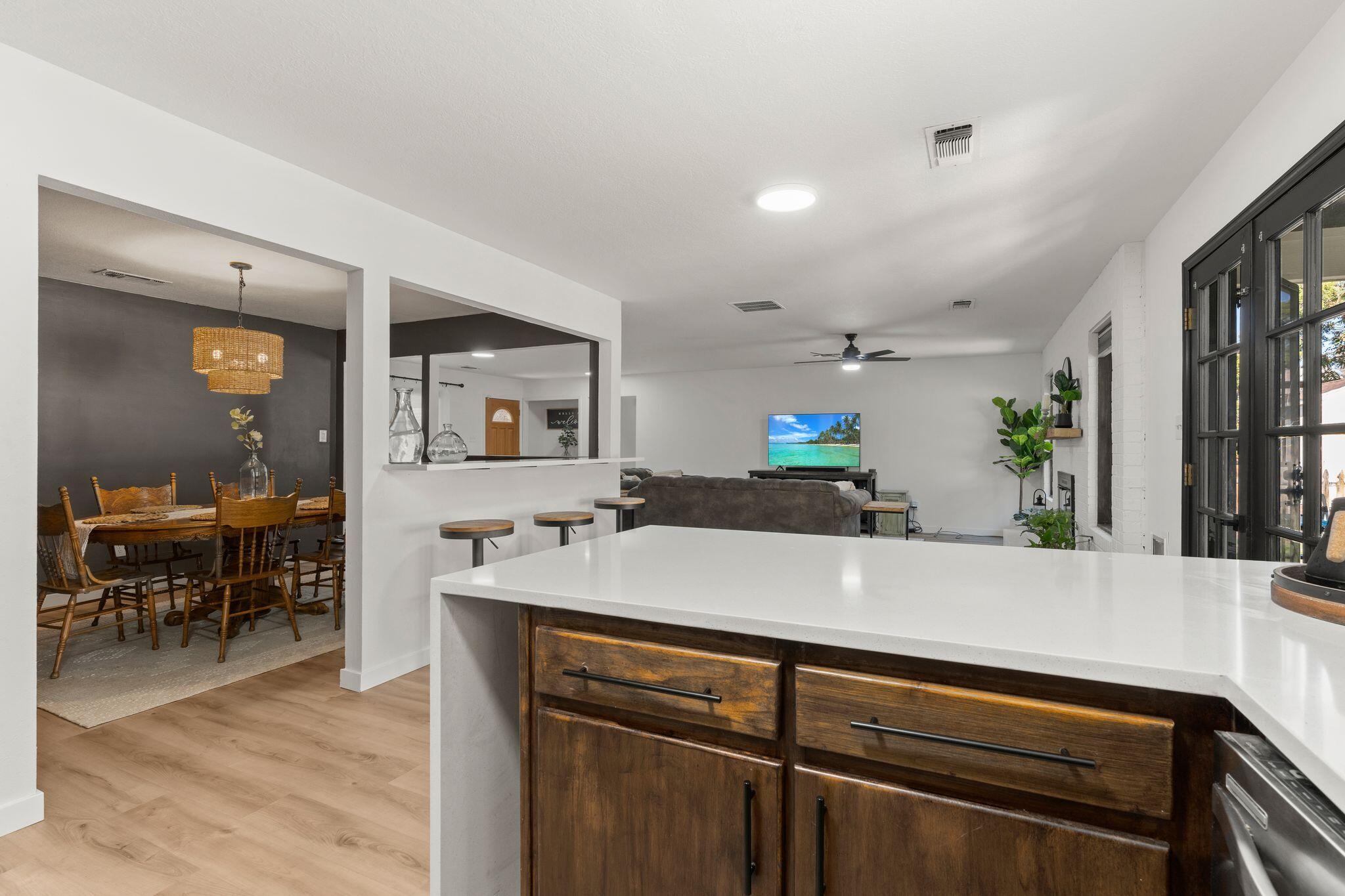 7333 LUELLA ANNE Drive NE