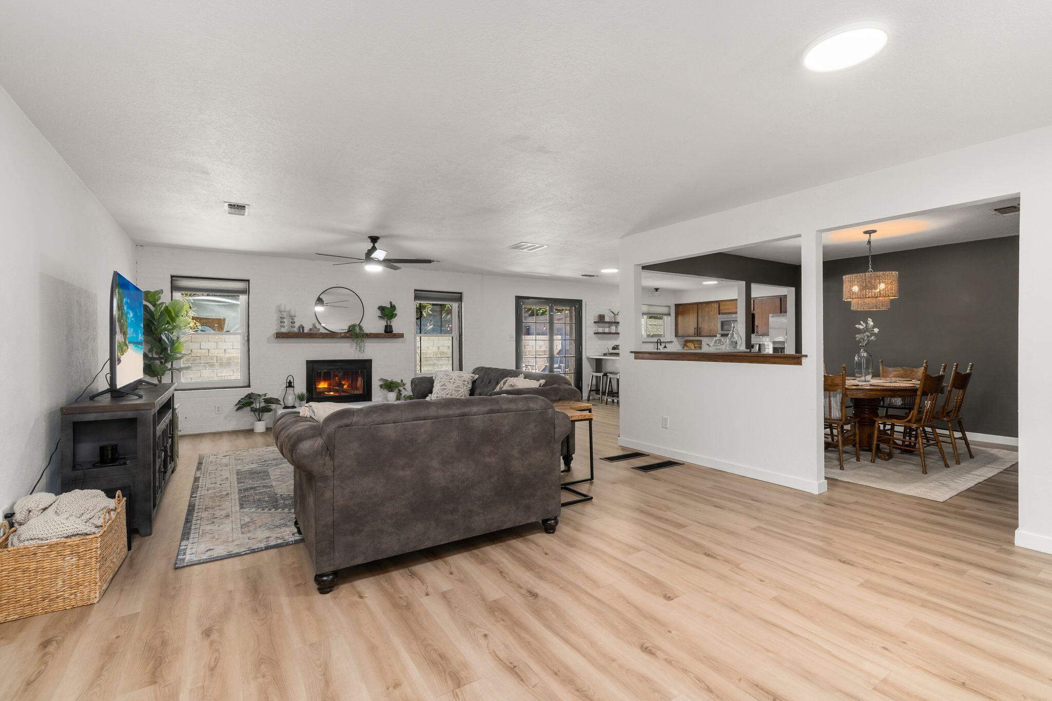 7333 LUELLA ANNE Drive NE