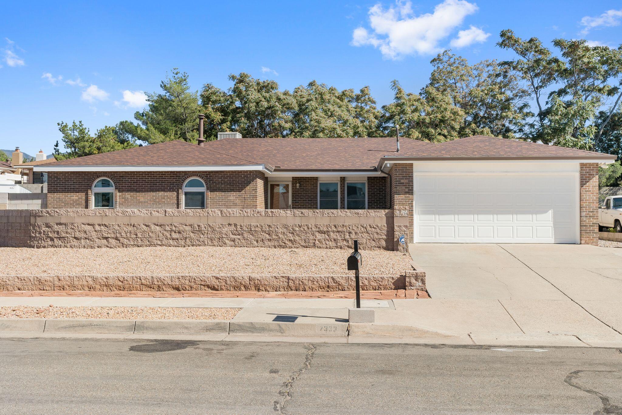 7333 LUELLA ANNE Drive NE