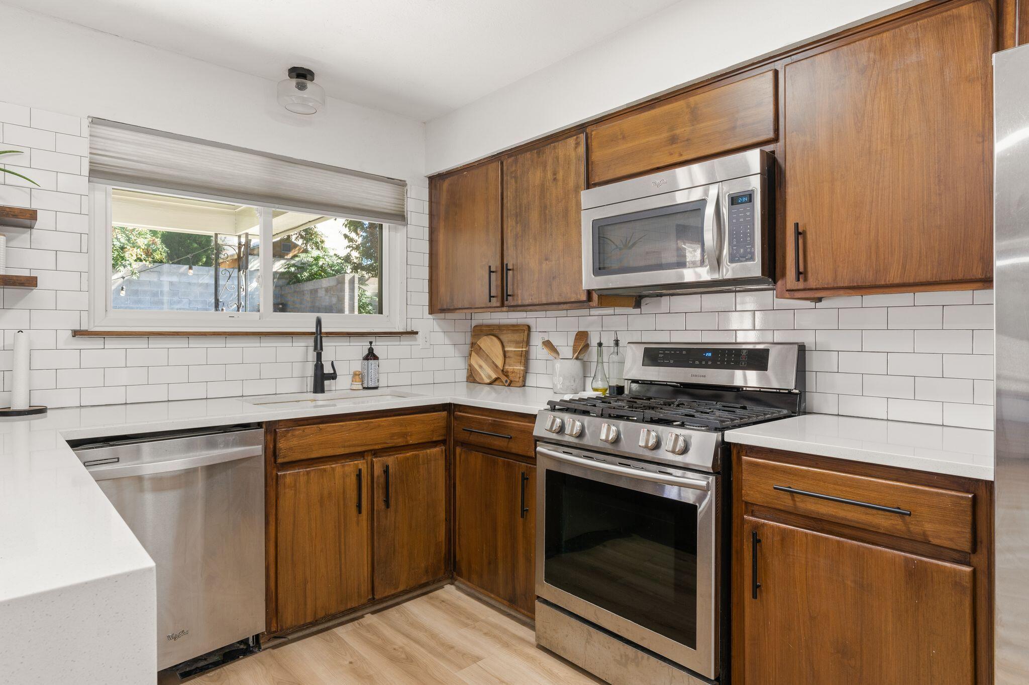 7333 LUELLA ANNE Drive NE