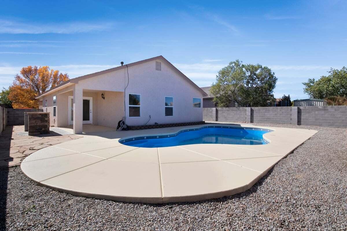3325 HUNTERS MEADOWS Circle NE