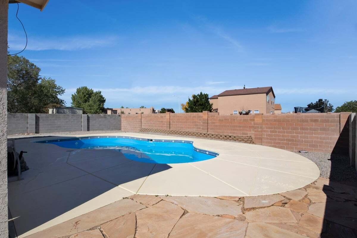 3325 HUNTERS MEADOWS Circle NE