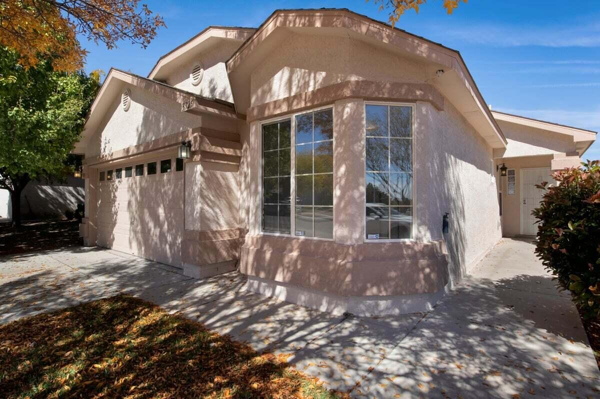 3325 HUNTERS MEADOWS Circle NE