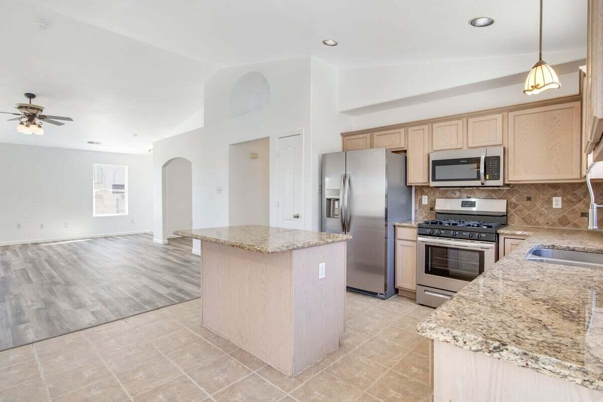 3325 HUNTERS MEADOWS Circle NE