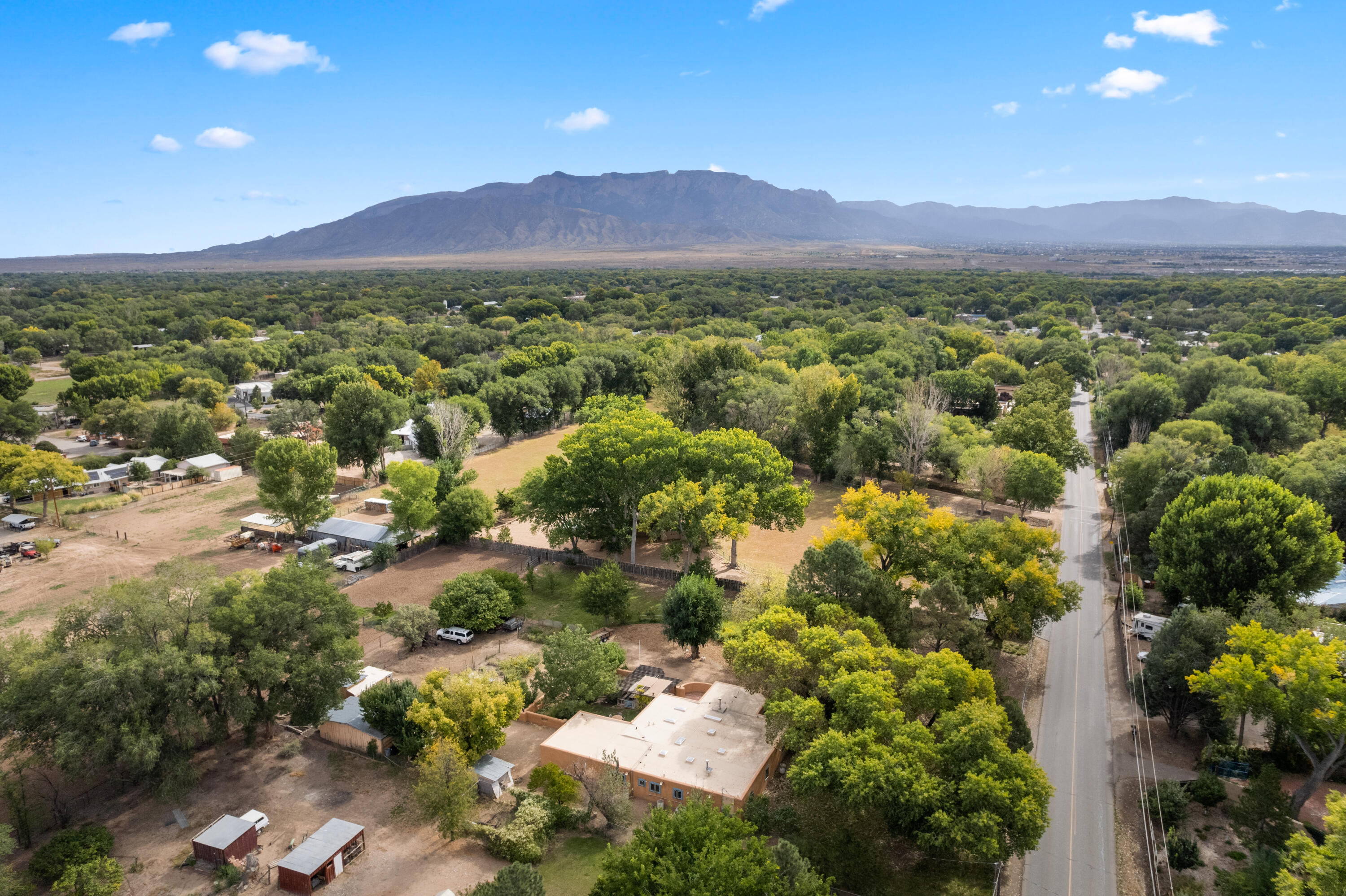 374 W MEADOWLARK Lane