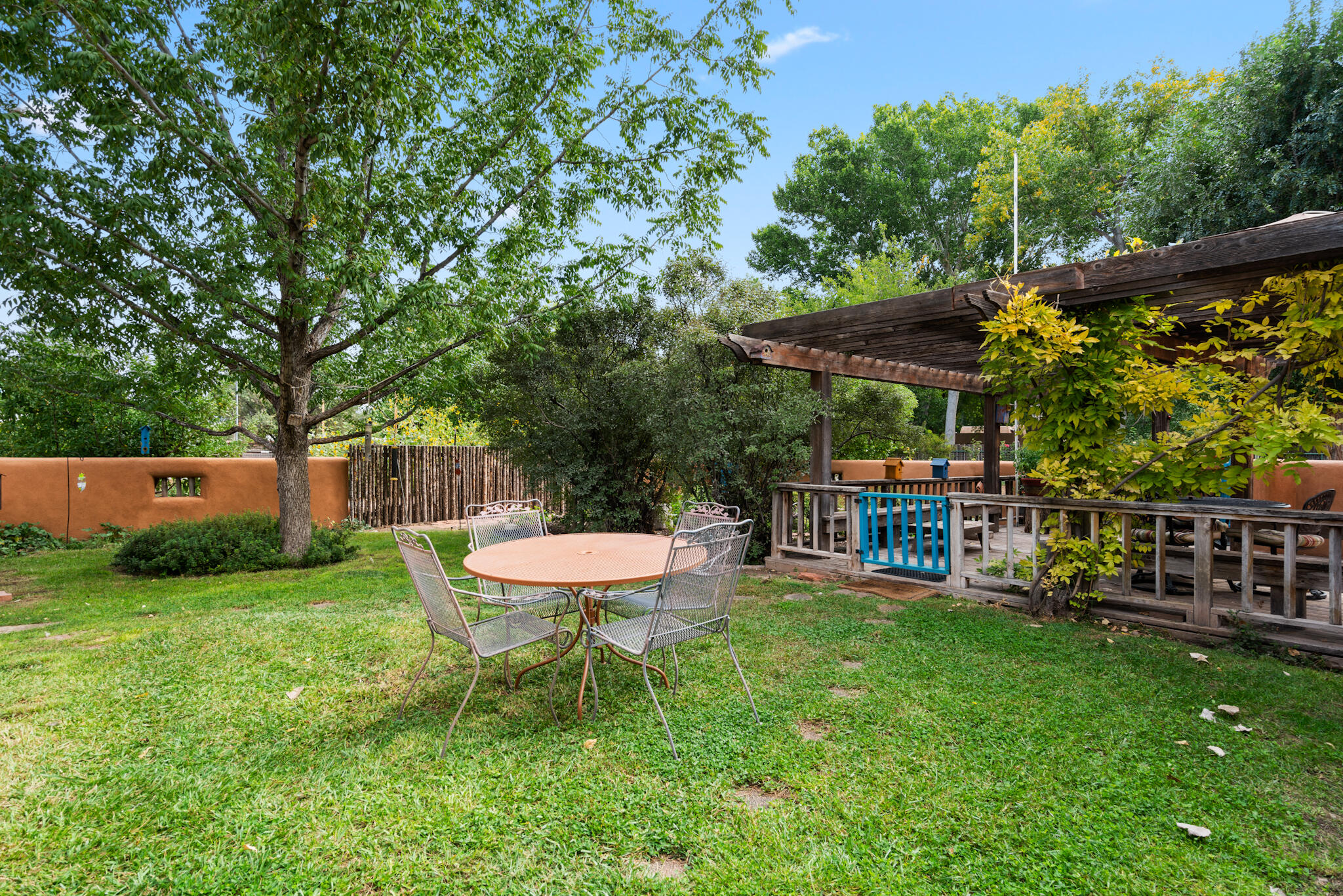 374 W MEADOWLARK Lane