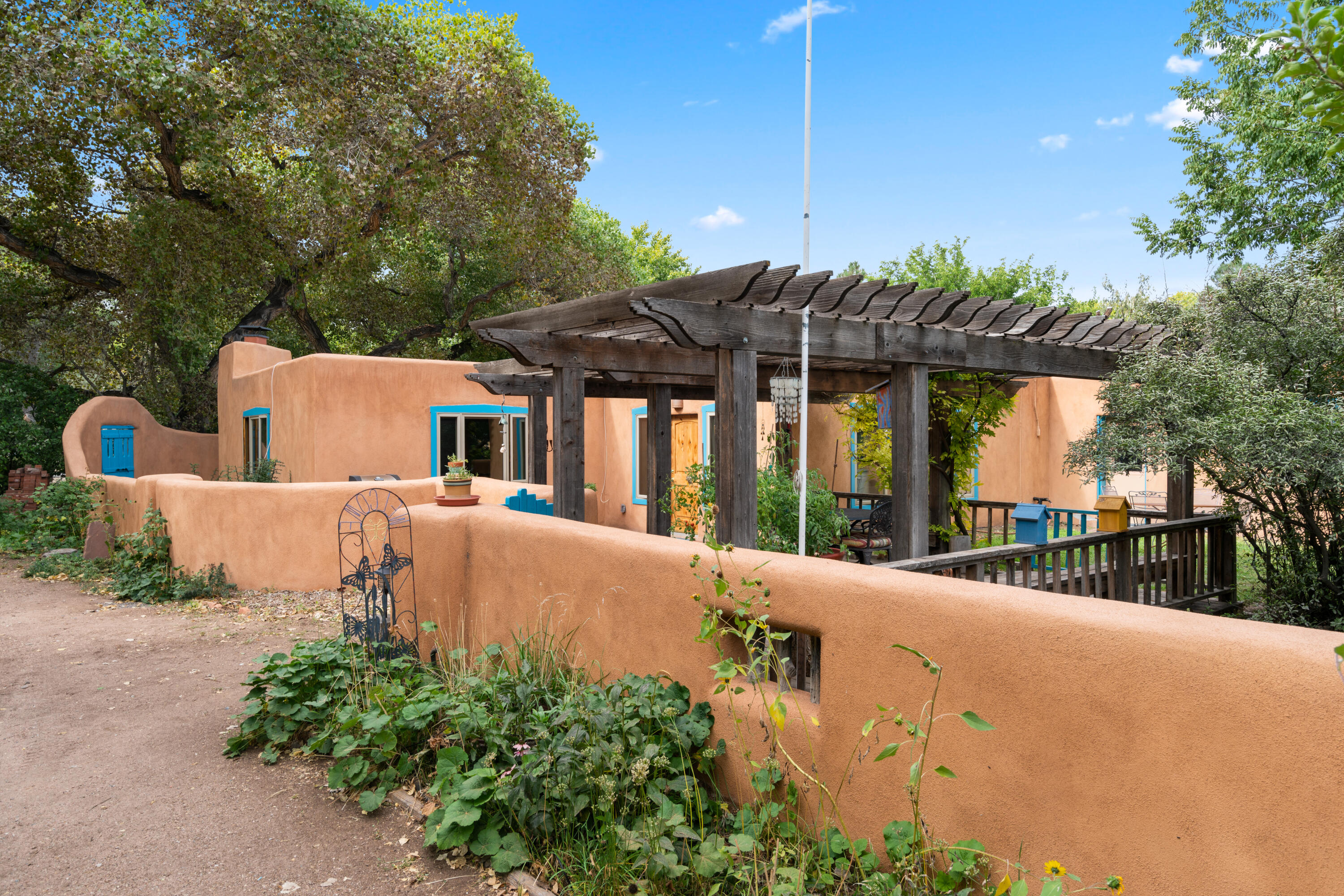 374 W MEADOWLARK Lane
