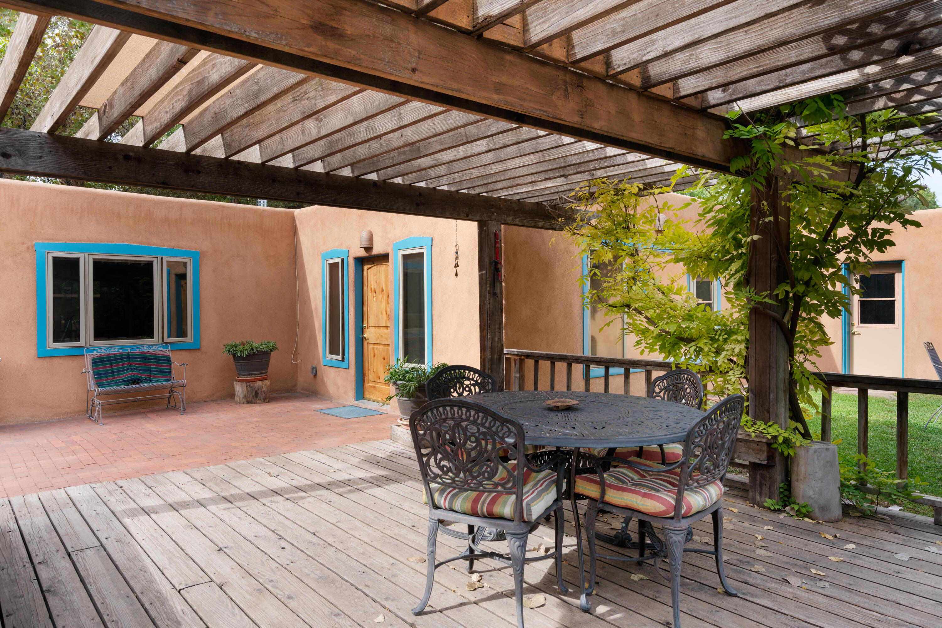 374 W MEADOWLARK Lane