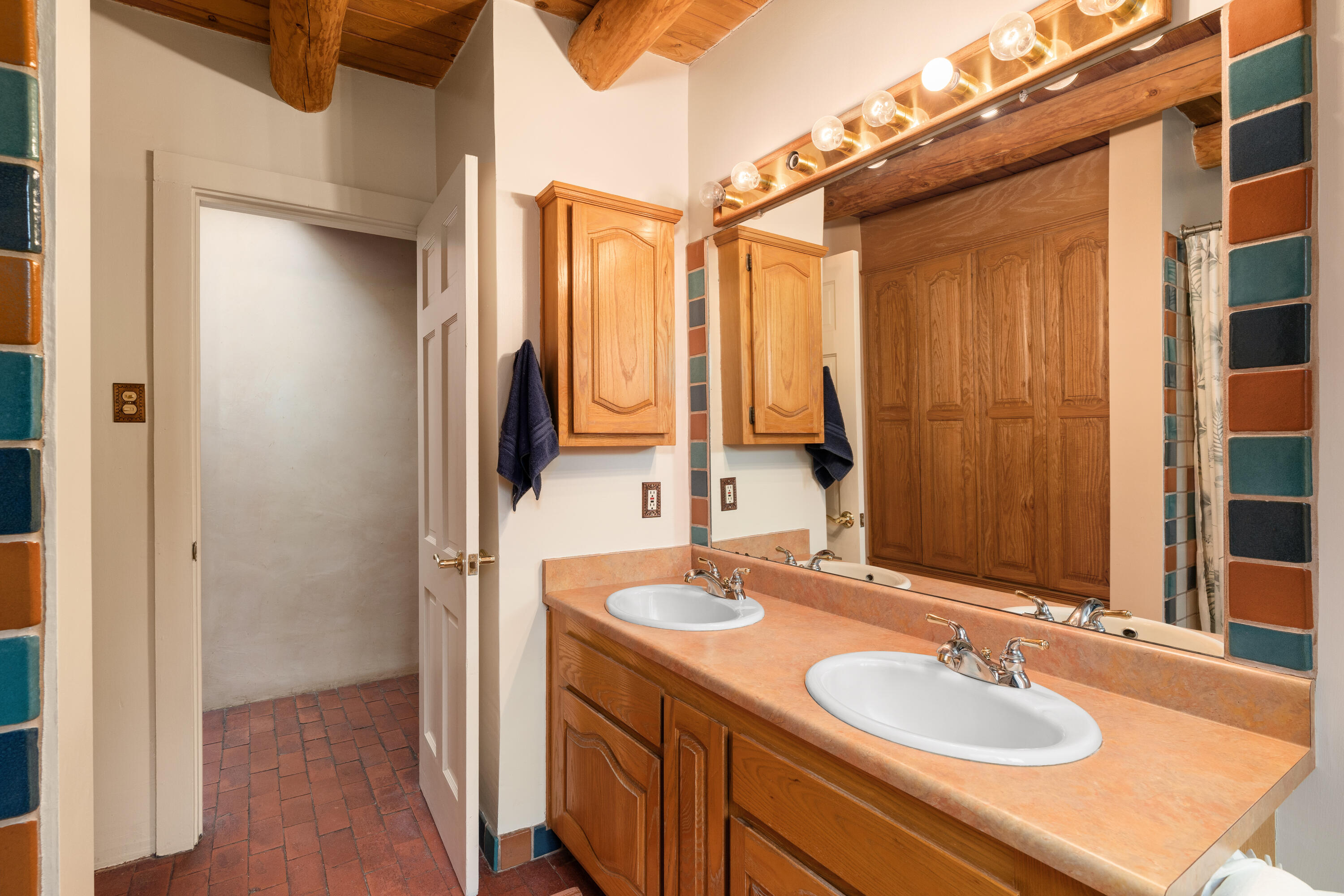 374 W MEADOWLARK Lane