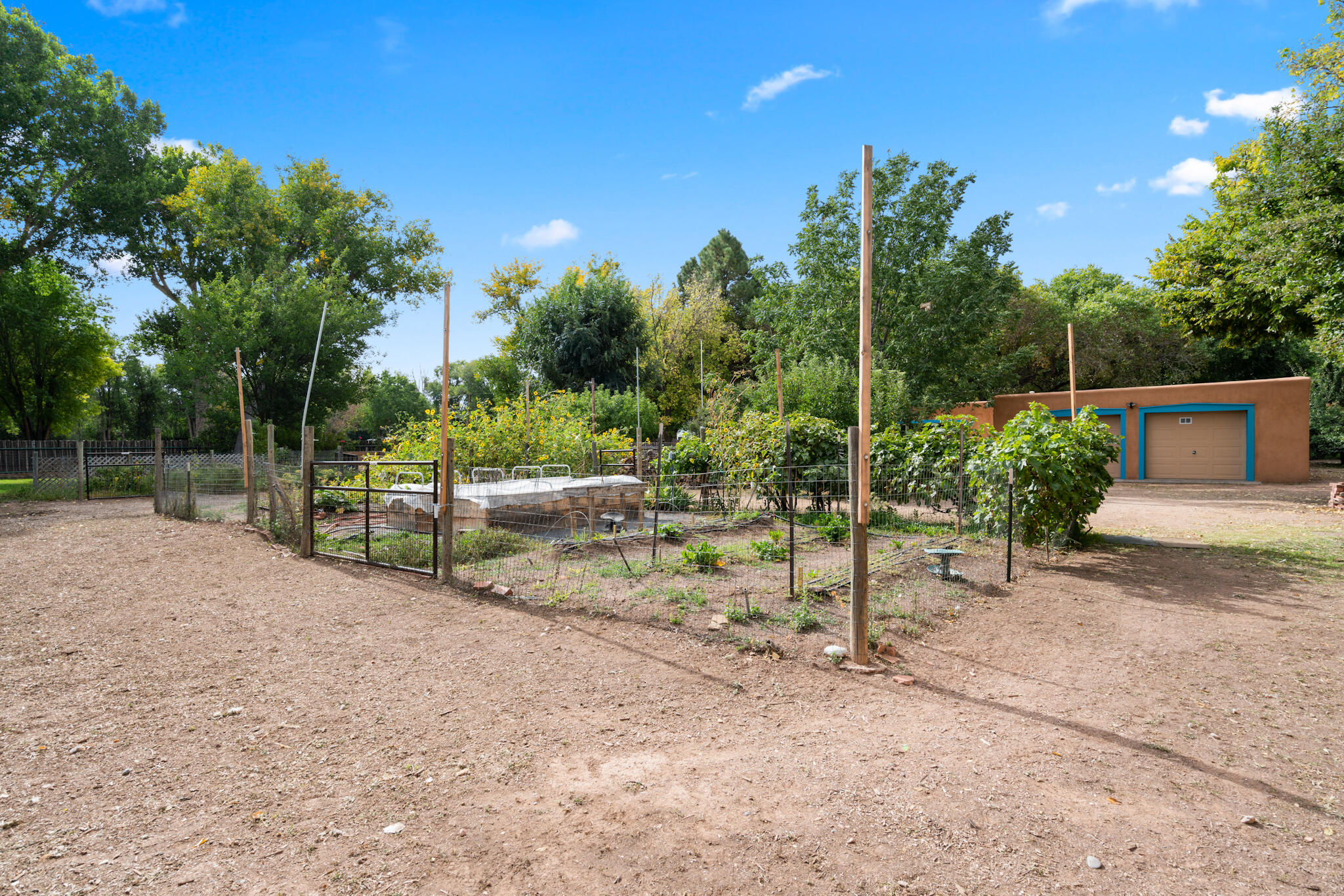 374 W MEADOWLARK Lane
