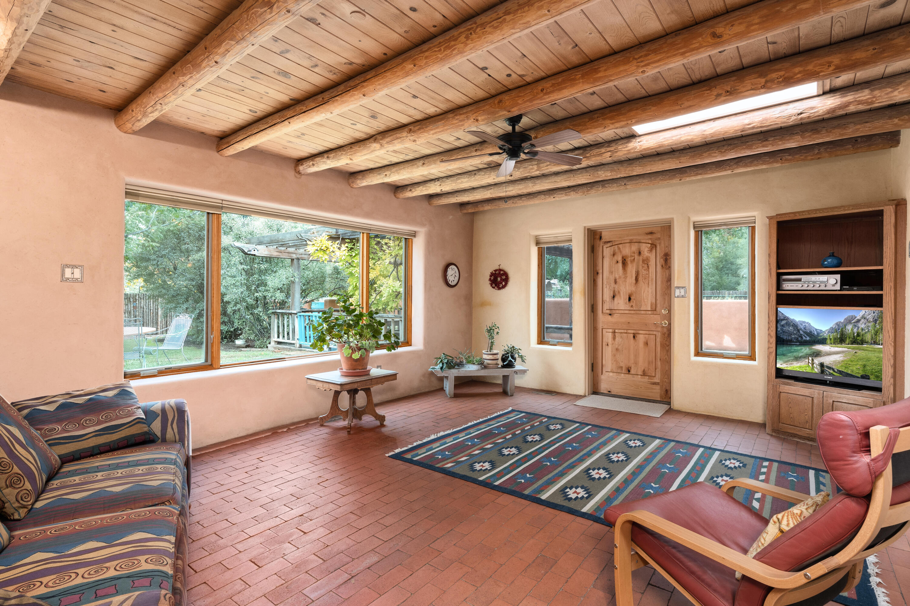 374 W MEADOWLARK Lane