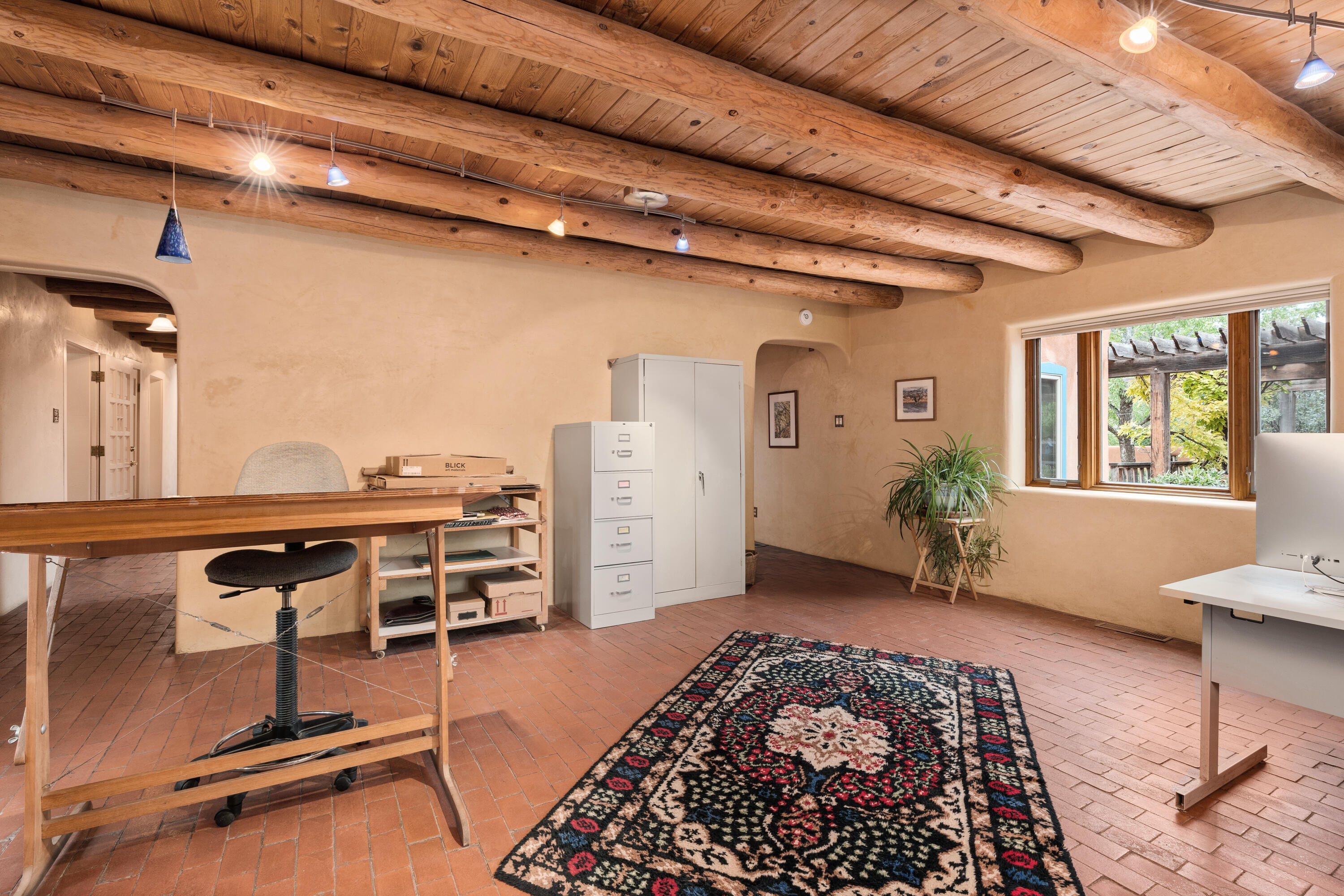 374 W MEADOWLARK Lane
