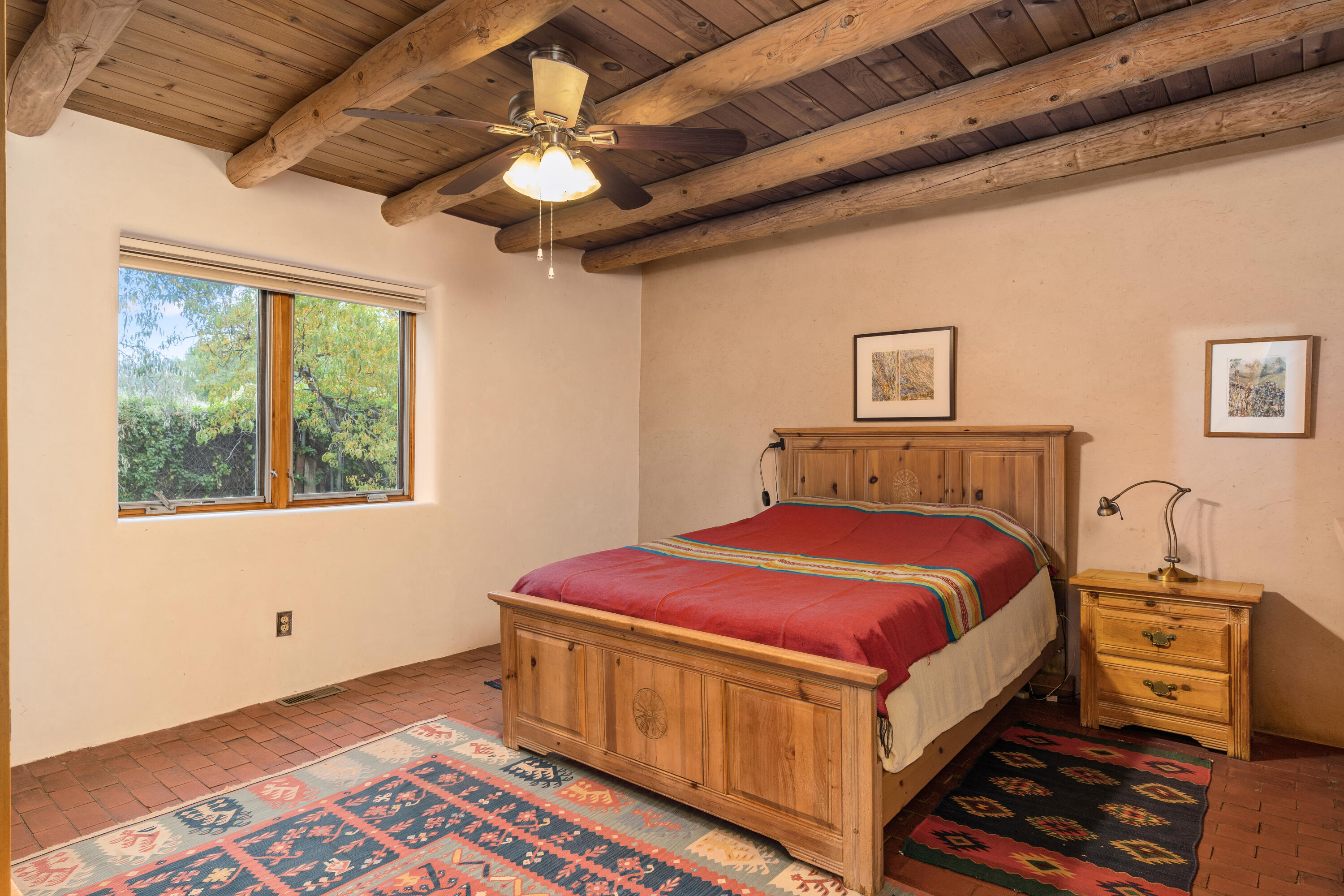 374 W MEADOWLARK Lane