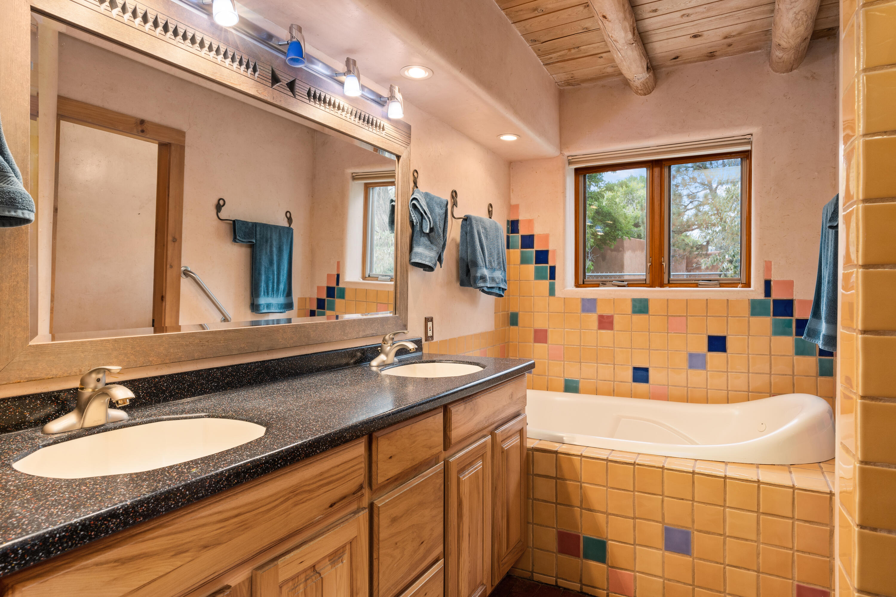 374 W MEADOWLARK Lane