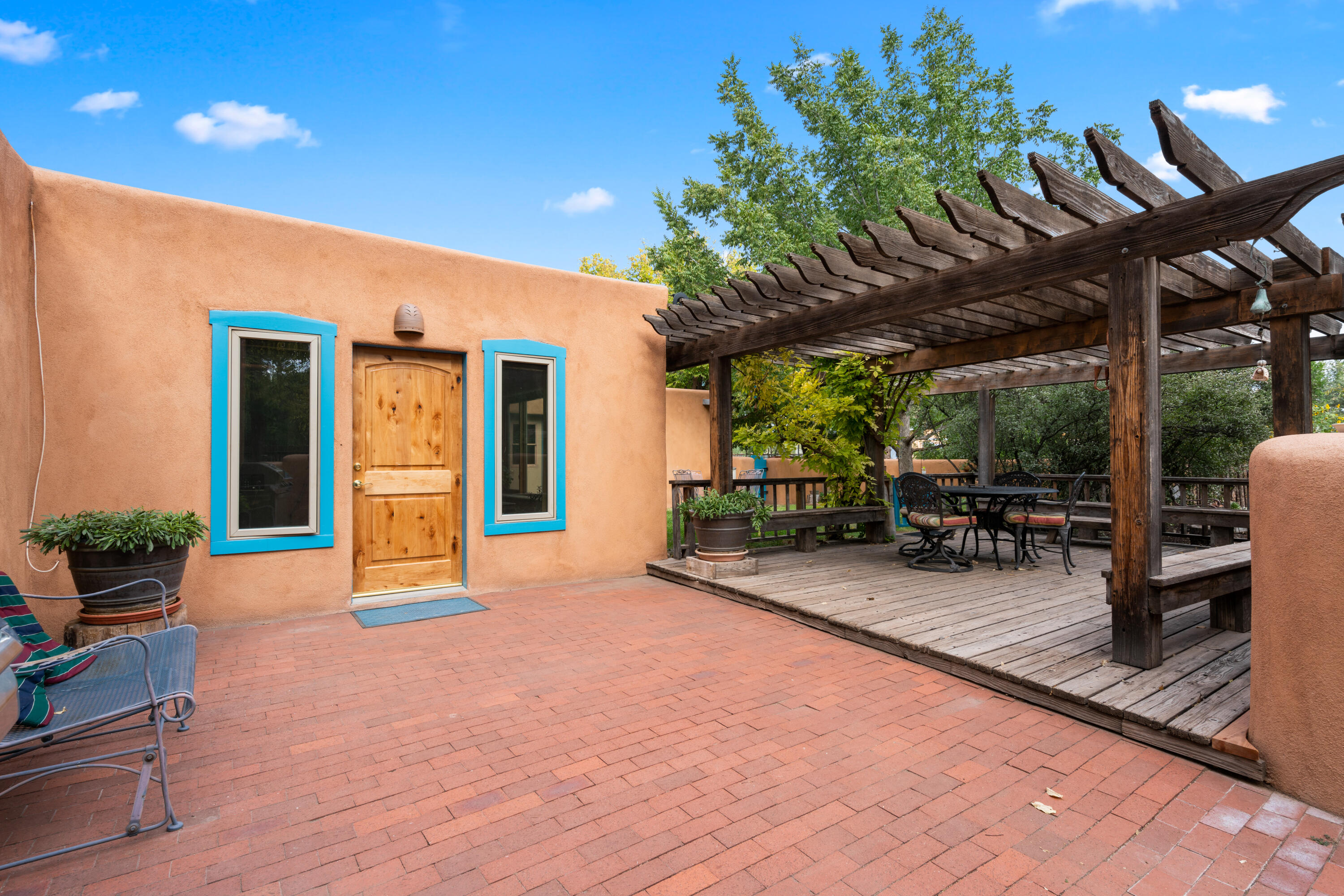 374 W MEADOWLARK Lane