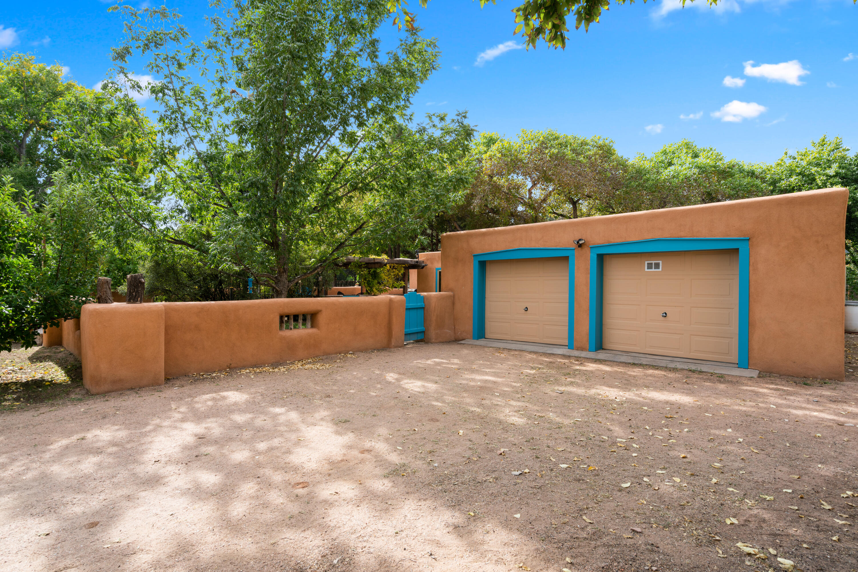 374 W MEADOWLARK Lane