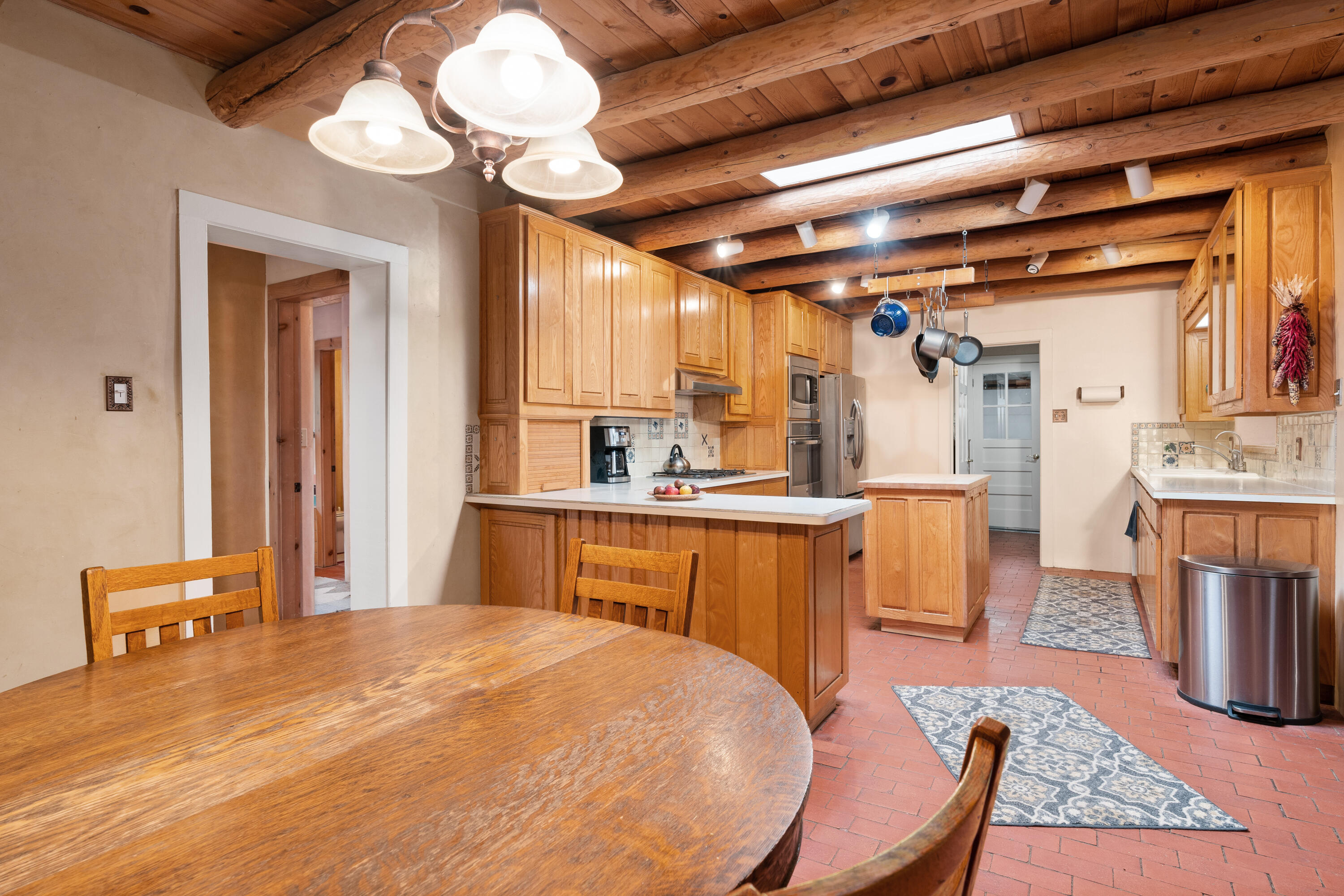 374 W MEADOWLARK Lane