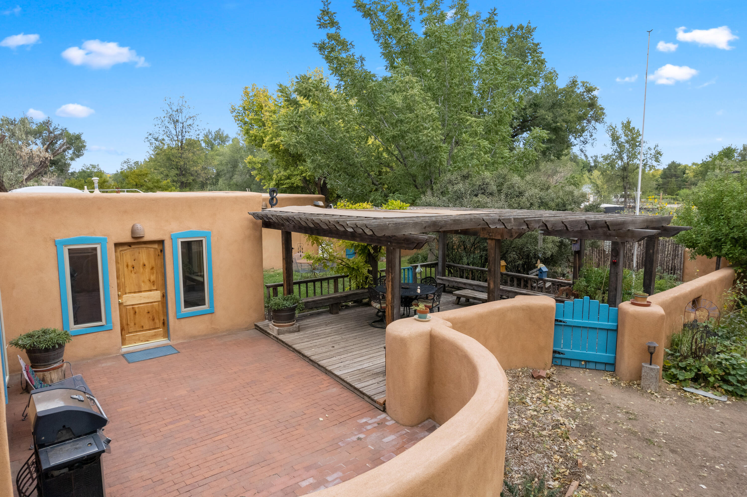 374 W MEADOWLARK Lane