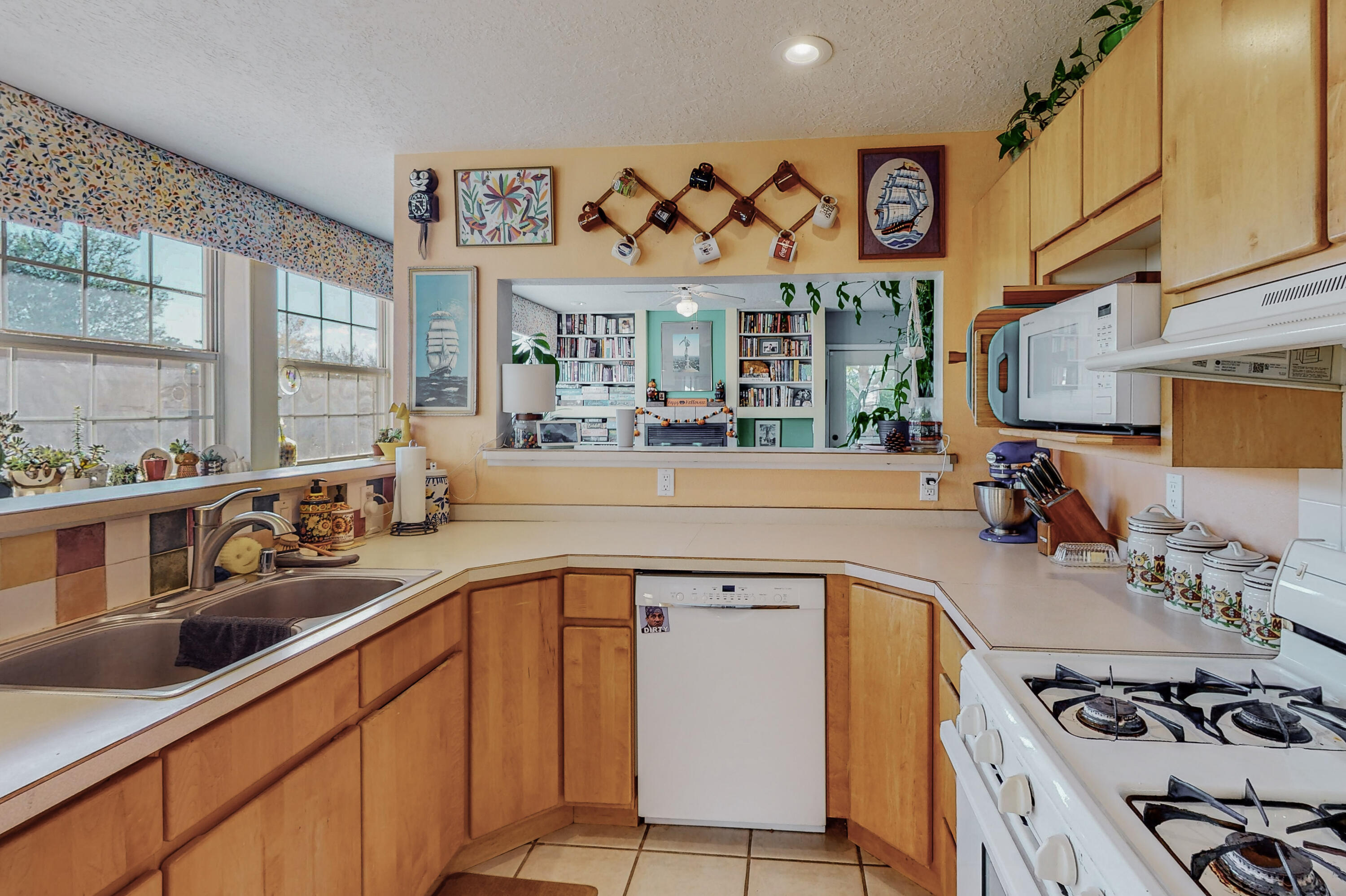 209 MONTANA WELLS Road NE