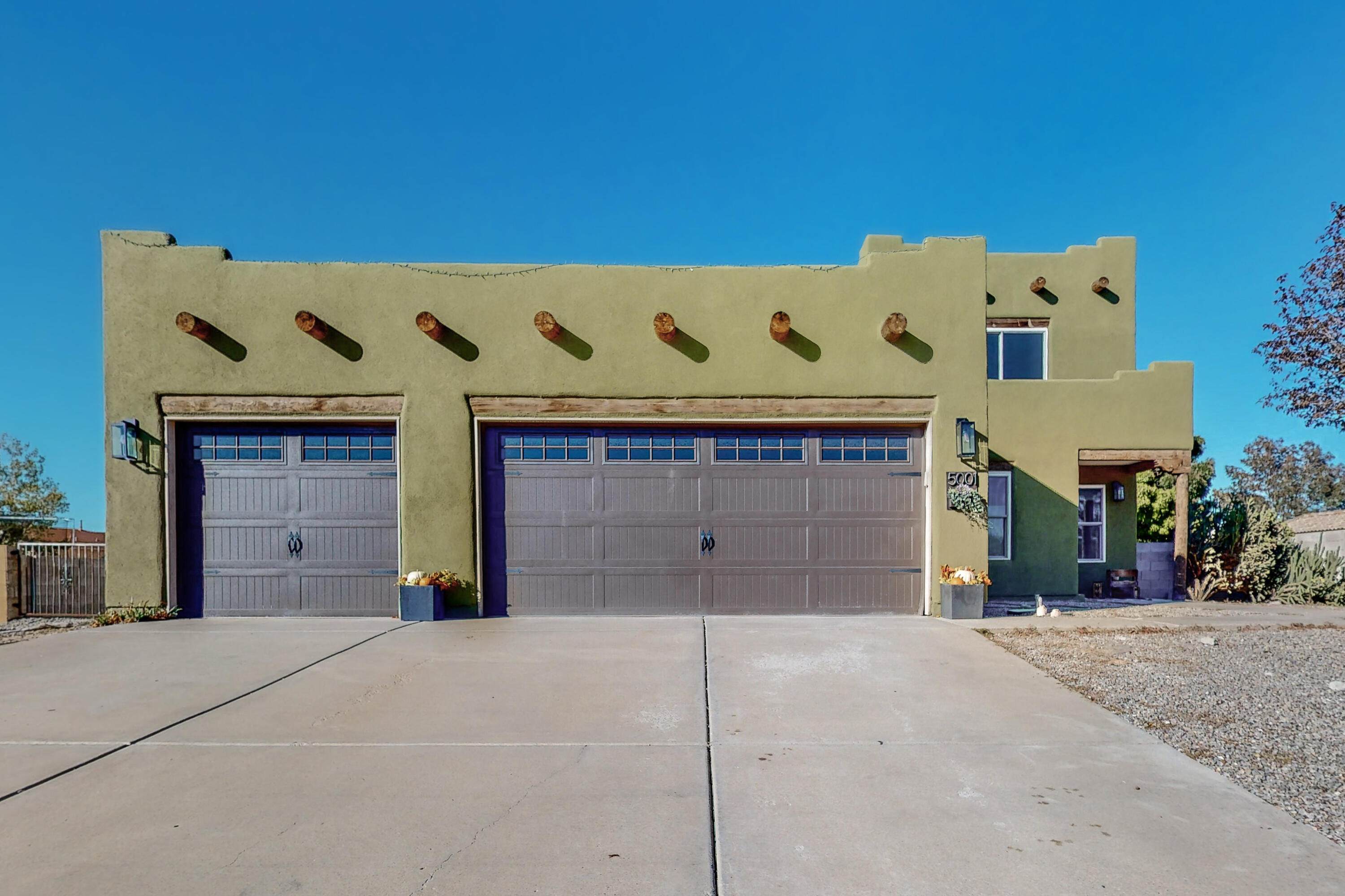 5001 WOODHAVEN Drive NE