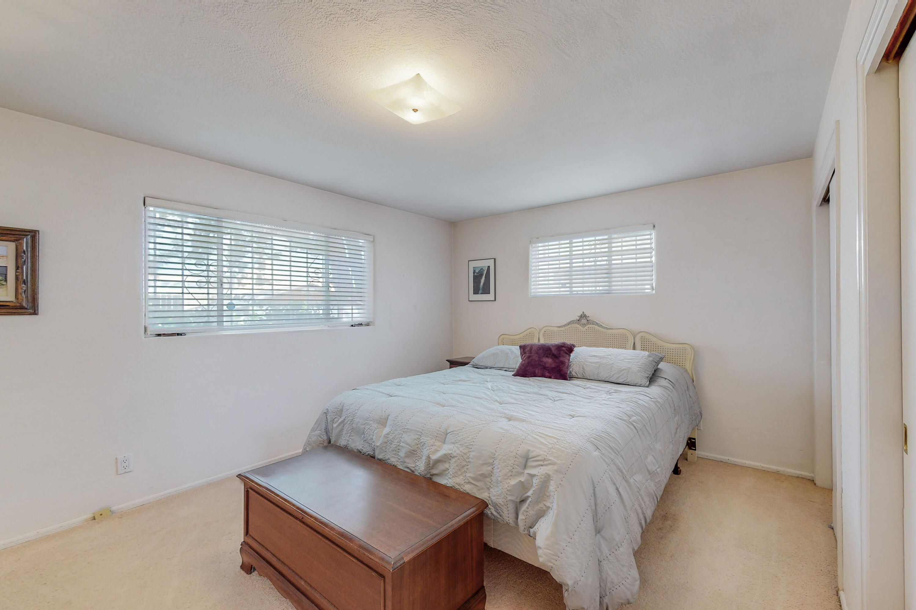 609 MADEIRA Drive NE