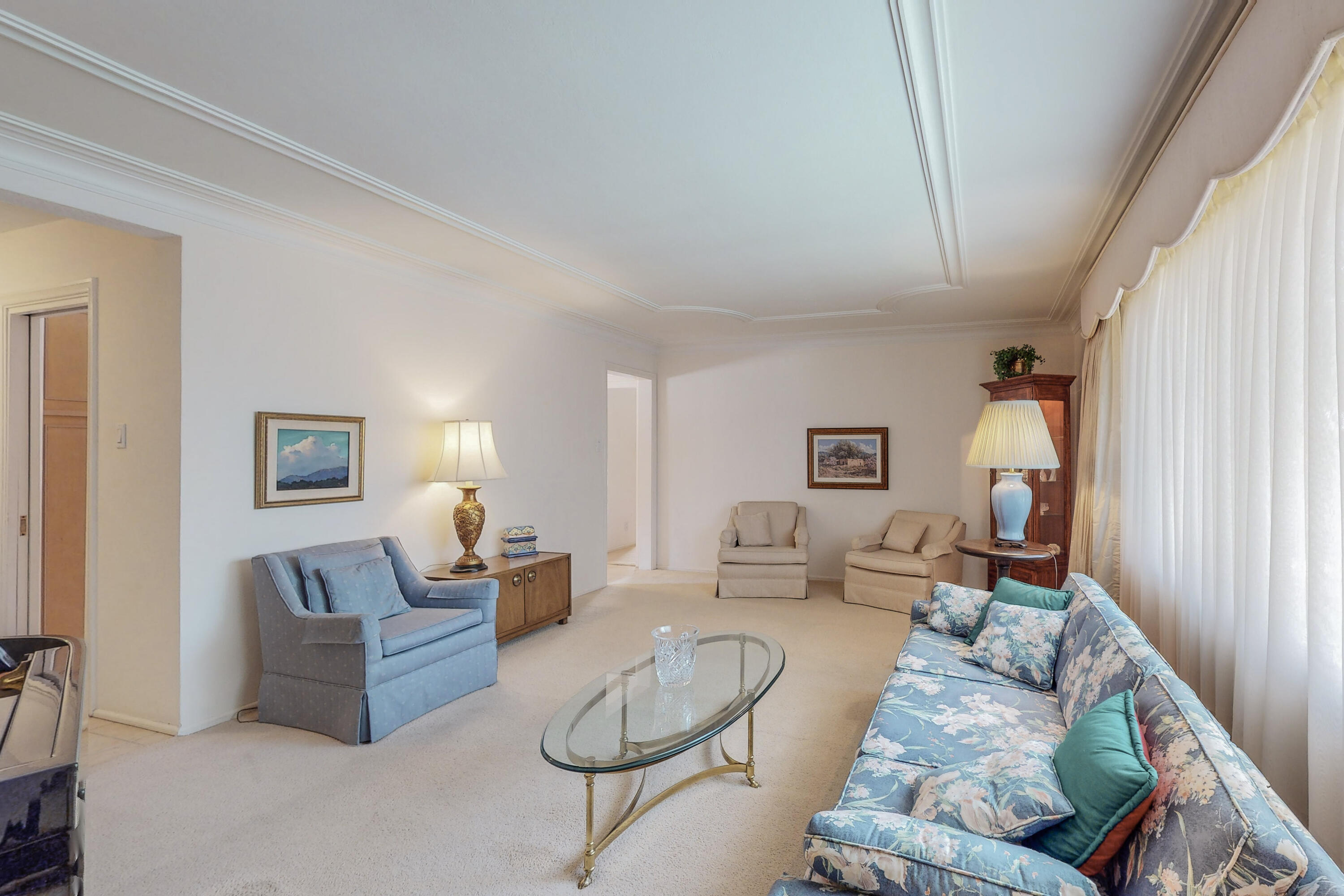 609 MADEIRA Drive NE
