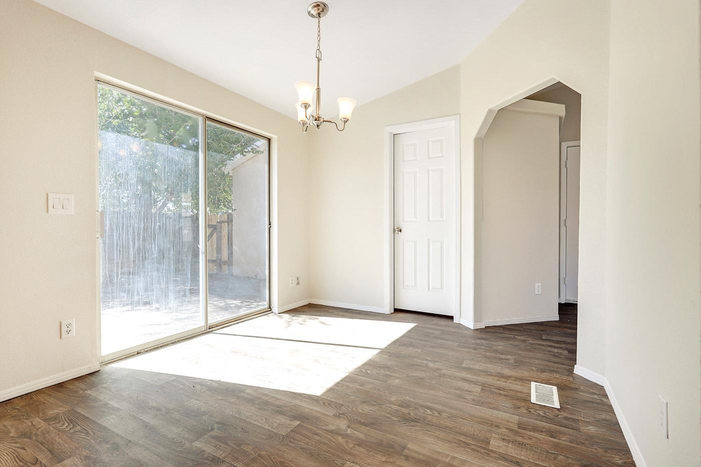 520 CARFAX Place SW