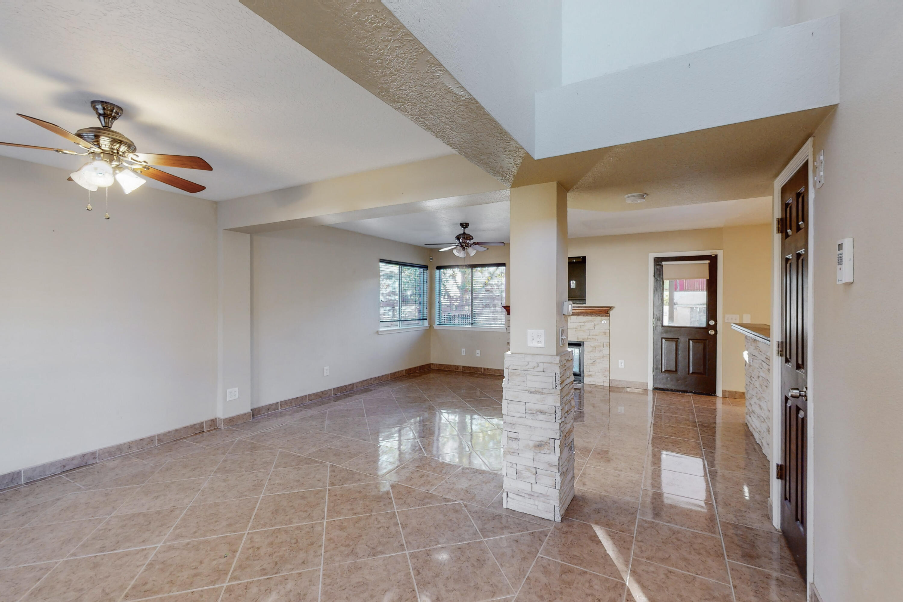 2301 SUNSTONE Drive NW