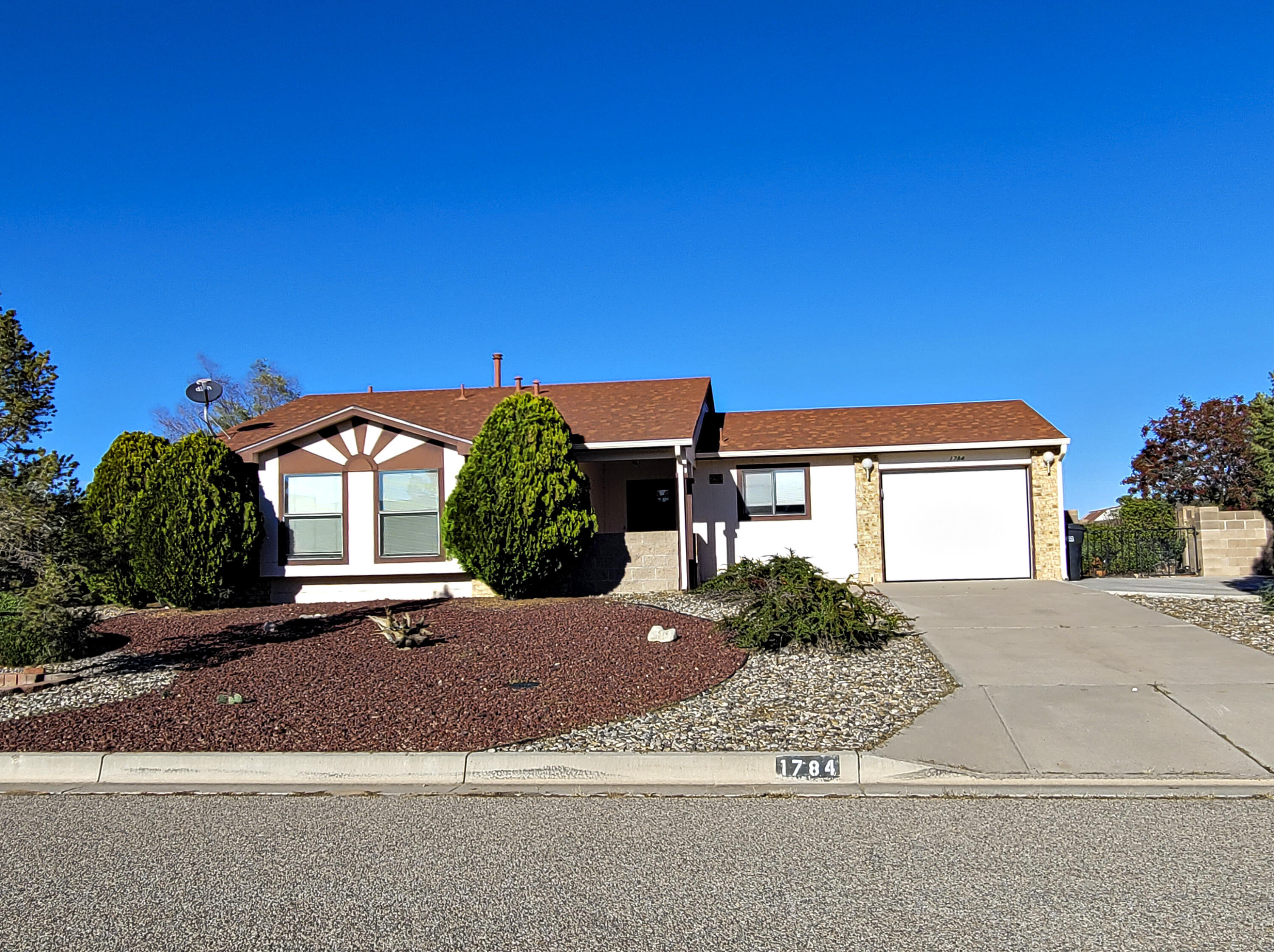 1784 HUDSON RIVER Road NE