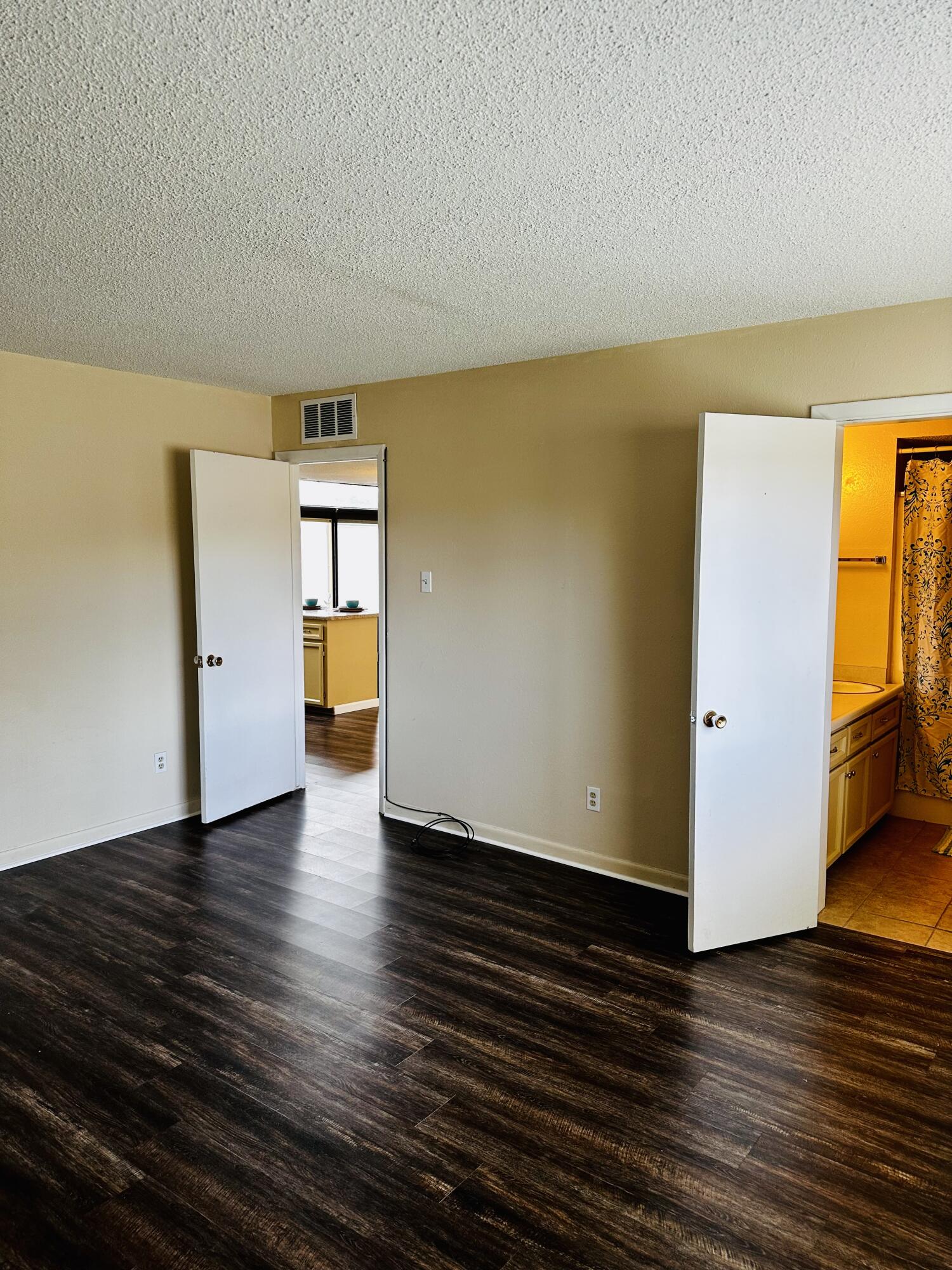 1353 RIO RANCHO Drive SE Unit: D