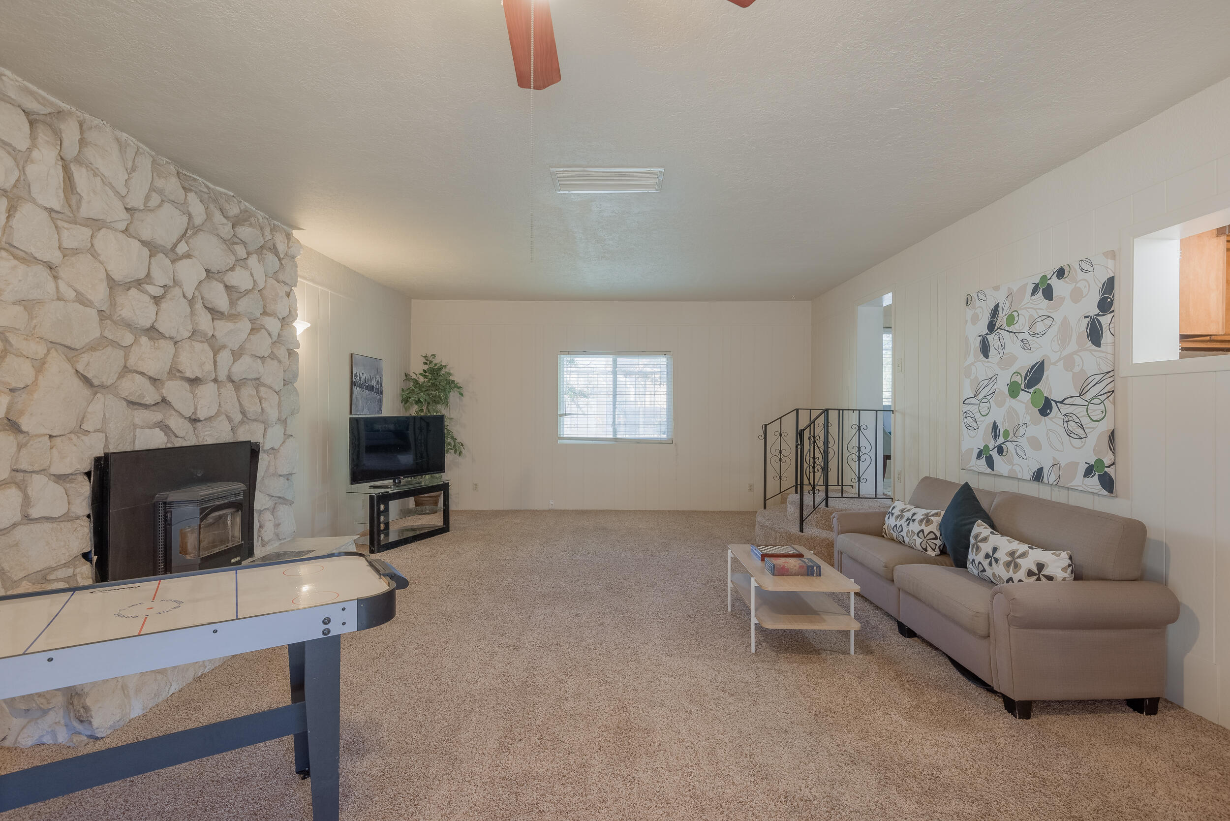 1409 CLAIRE Court NW