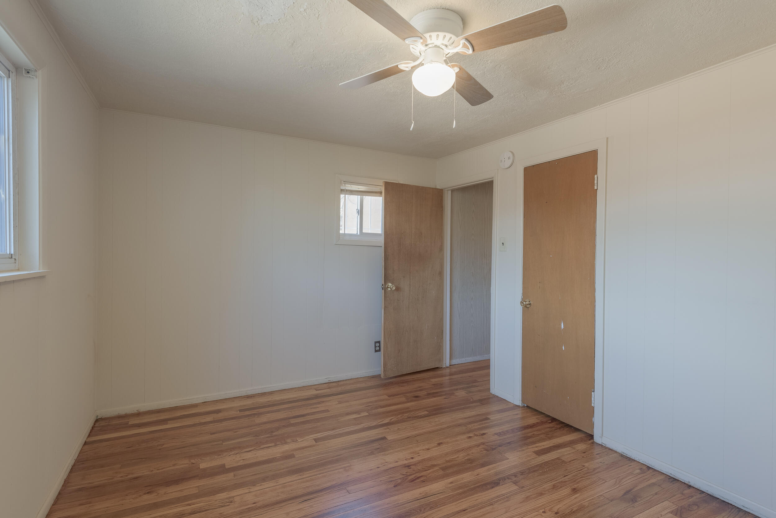 1409 CLAIRE Court NW