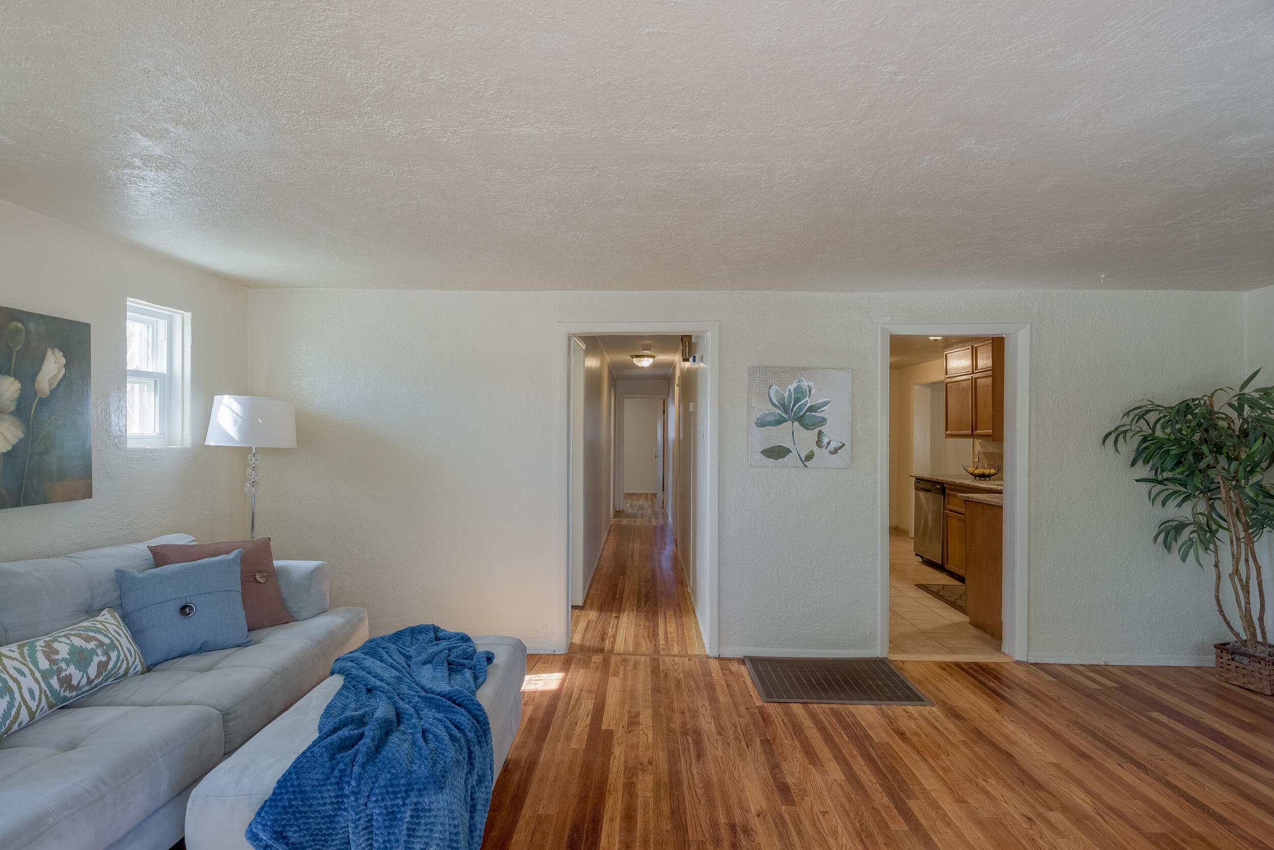 1409 CLAIRE Court NW