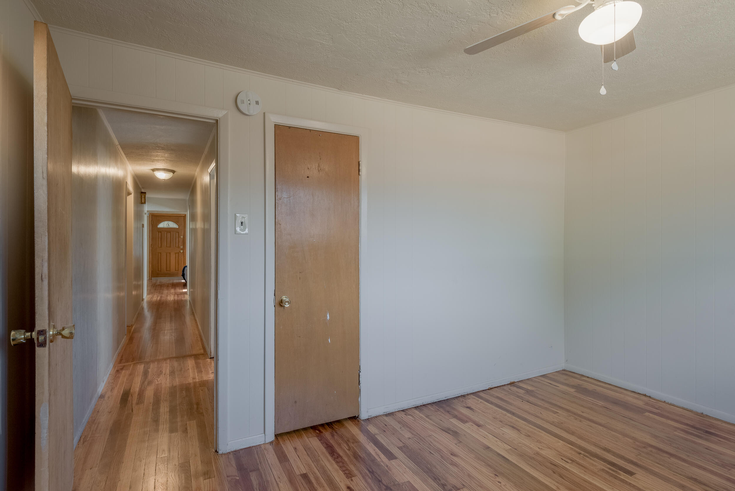 1409 CLAIRE Court NW