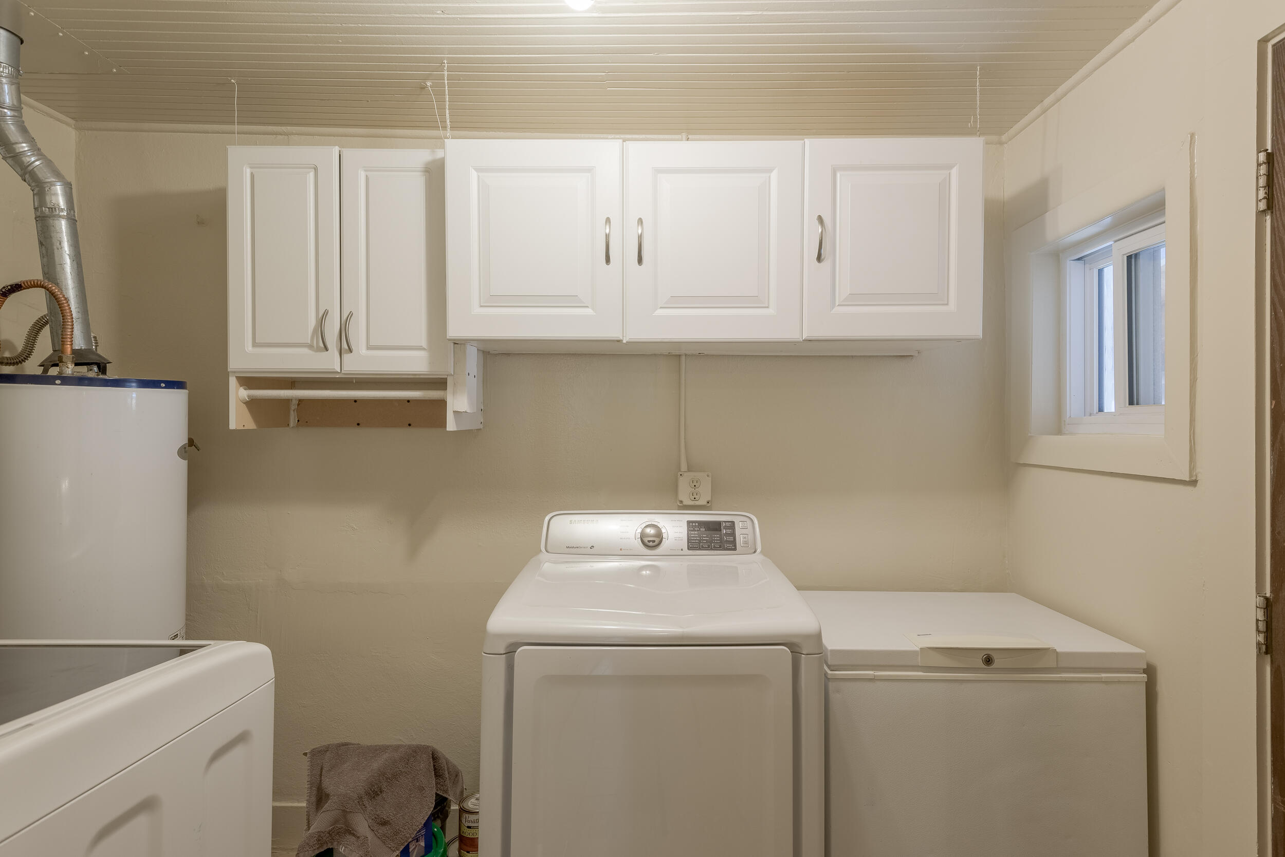 1409 CLAIRE Court NW
