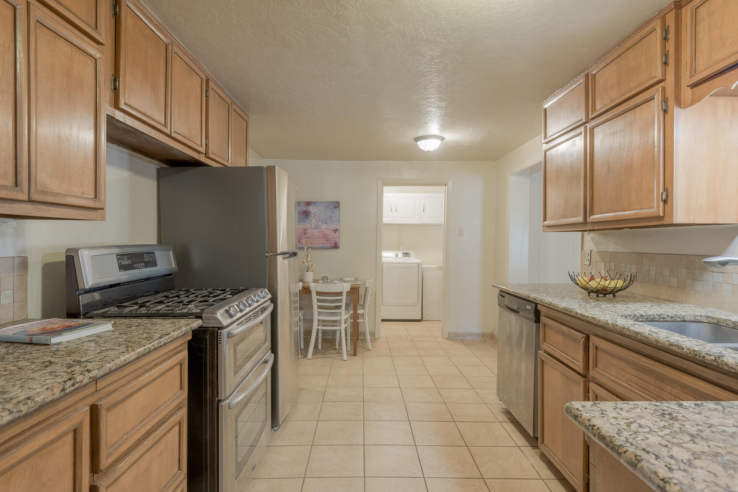 1409 CLAIRE Court NW
