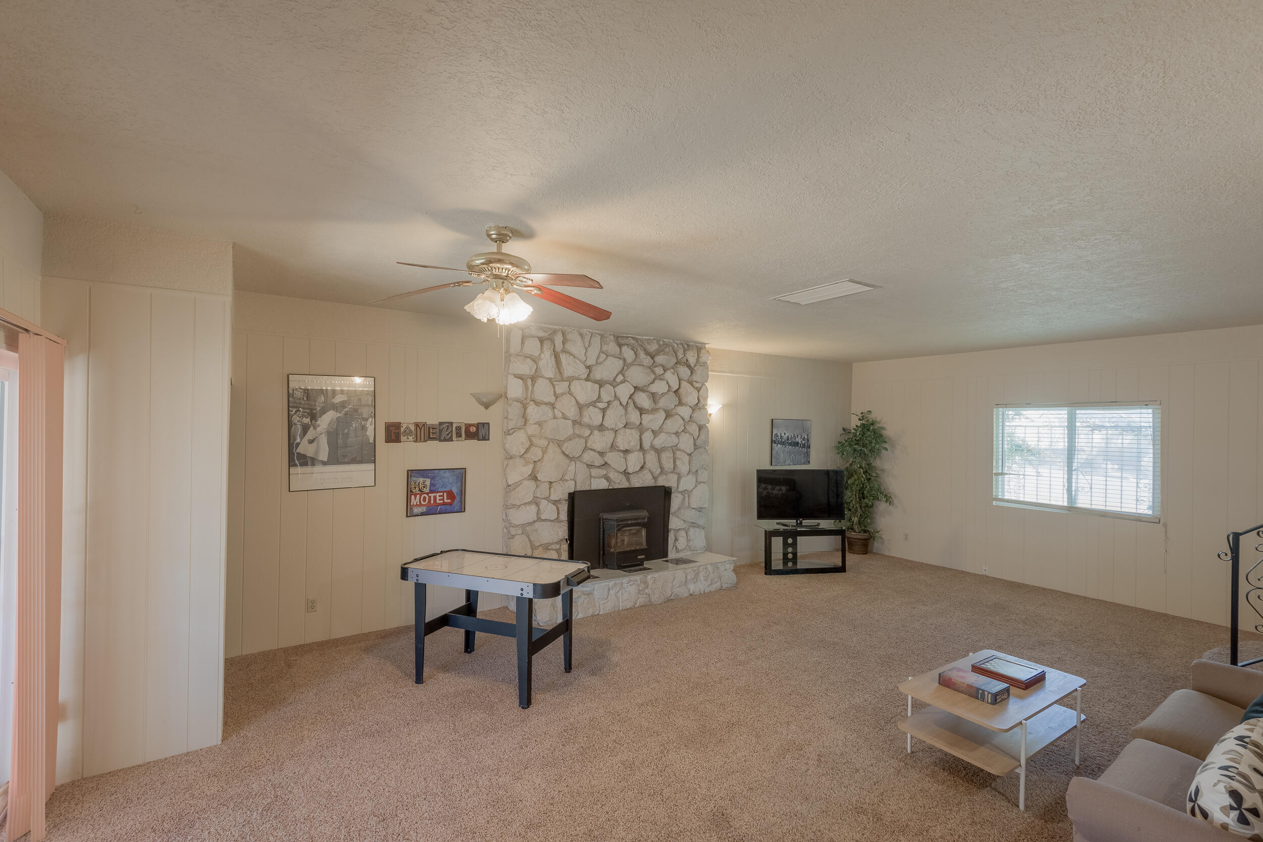 1409 CLAIRE Court NW