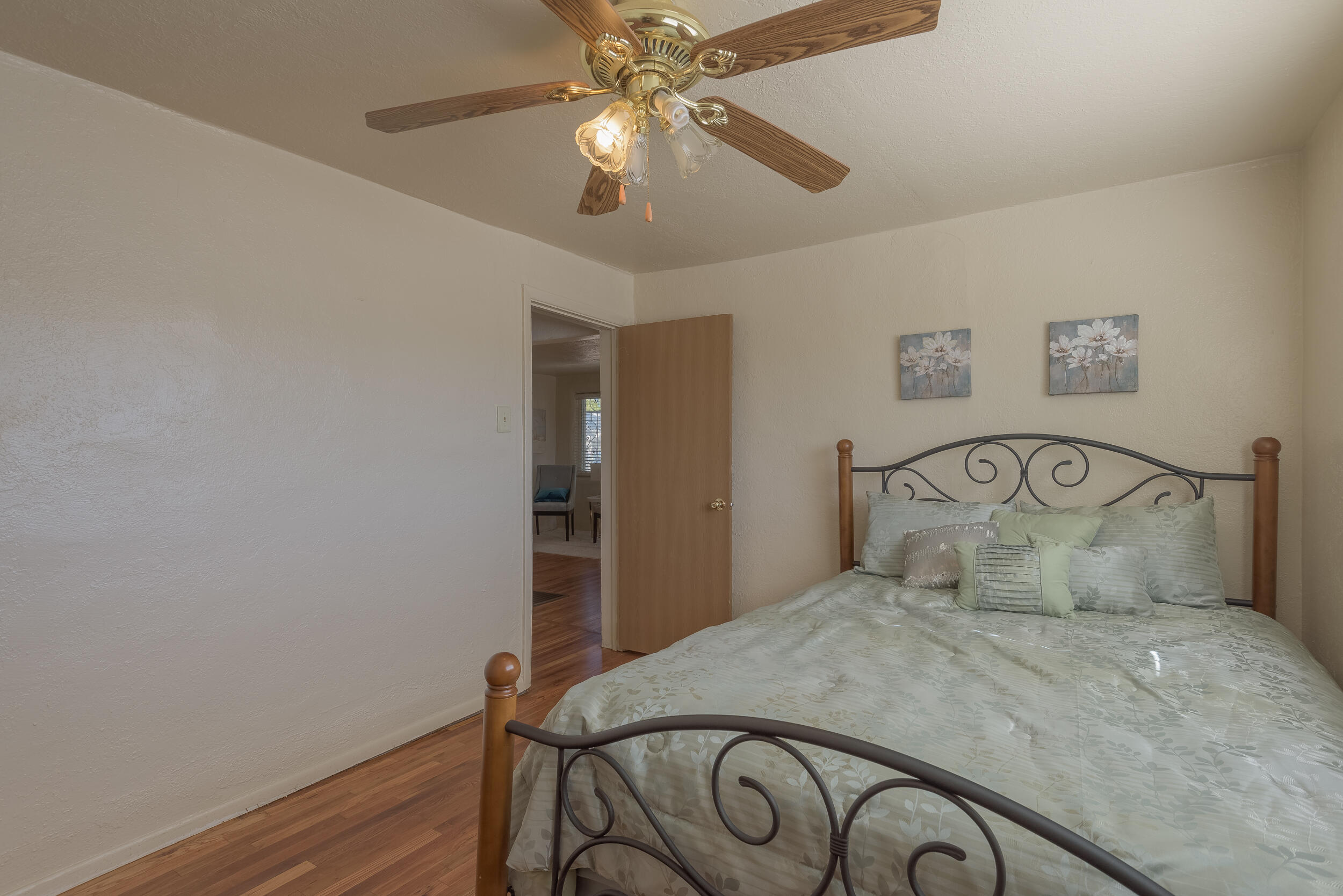 1409 CLAIRE Court NW
