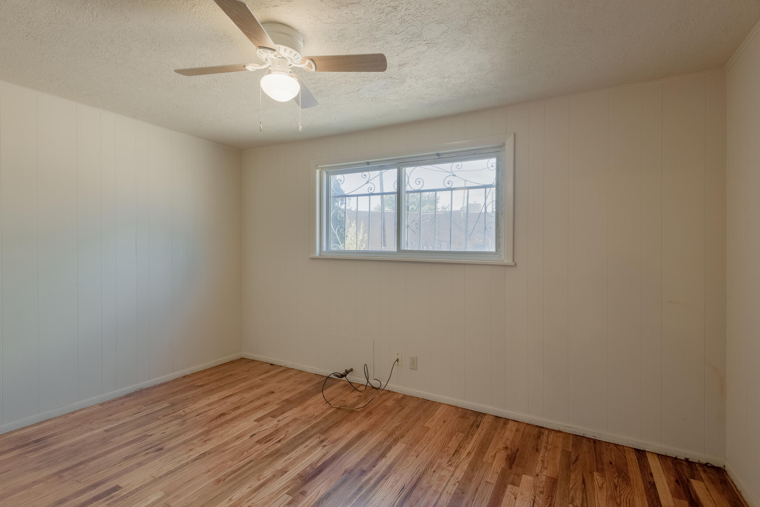 1409 CLAIRE Court NW