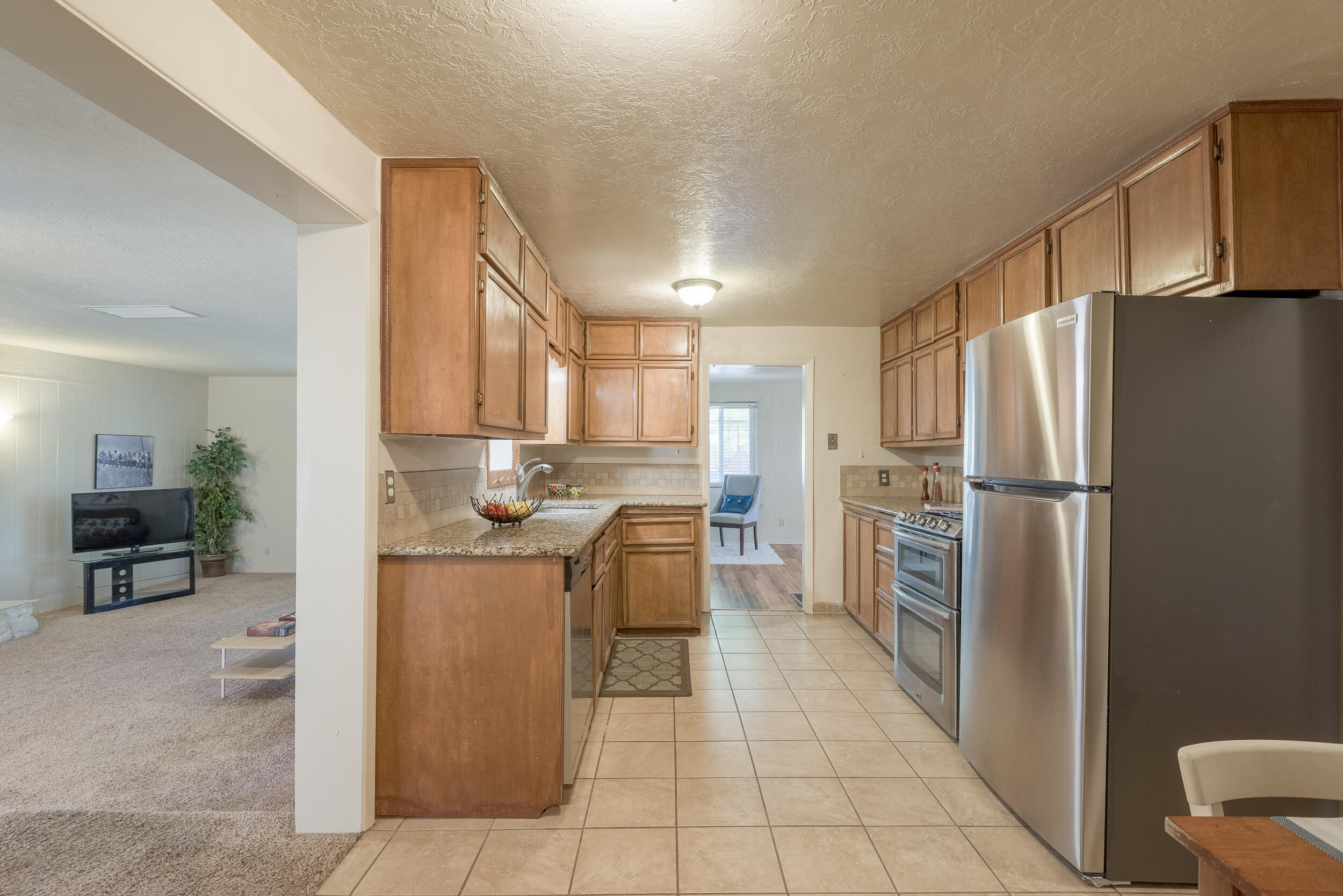 1409 CLAIRE Court NW
