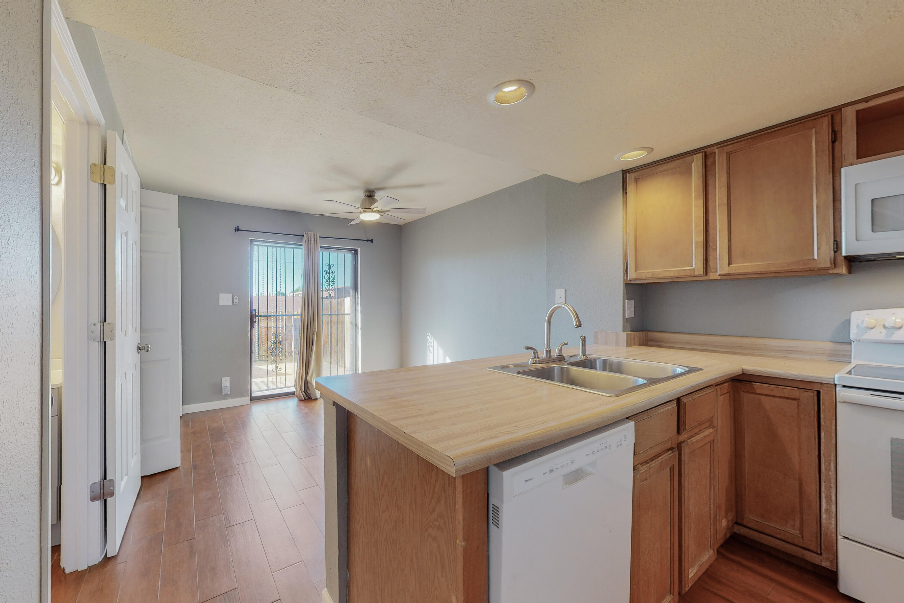 3301 MONROE Street NE Unit: M132