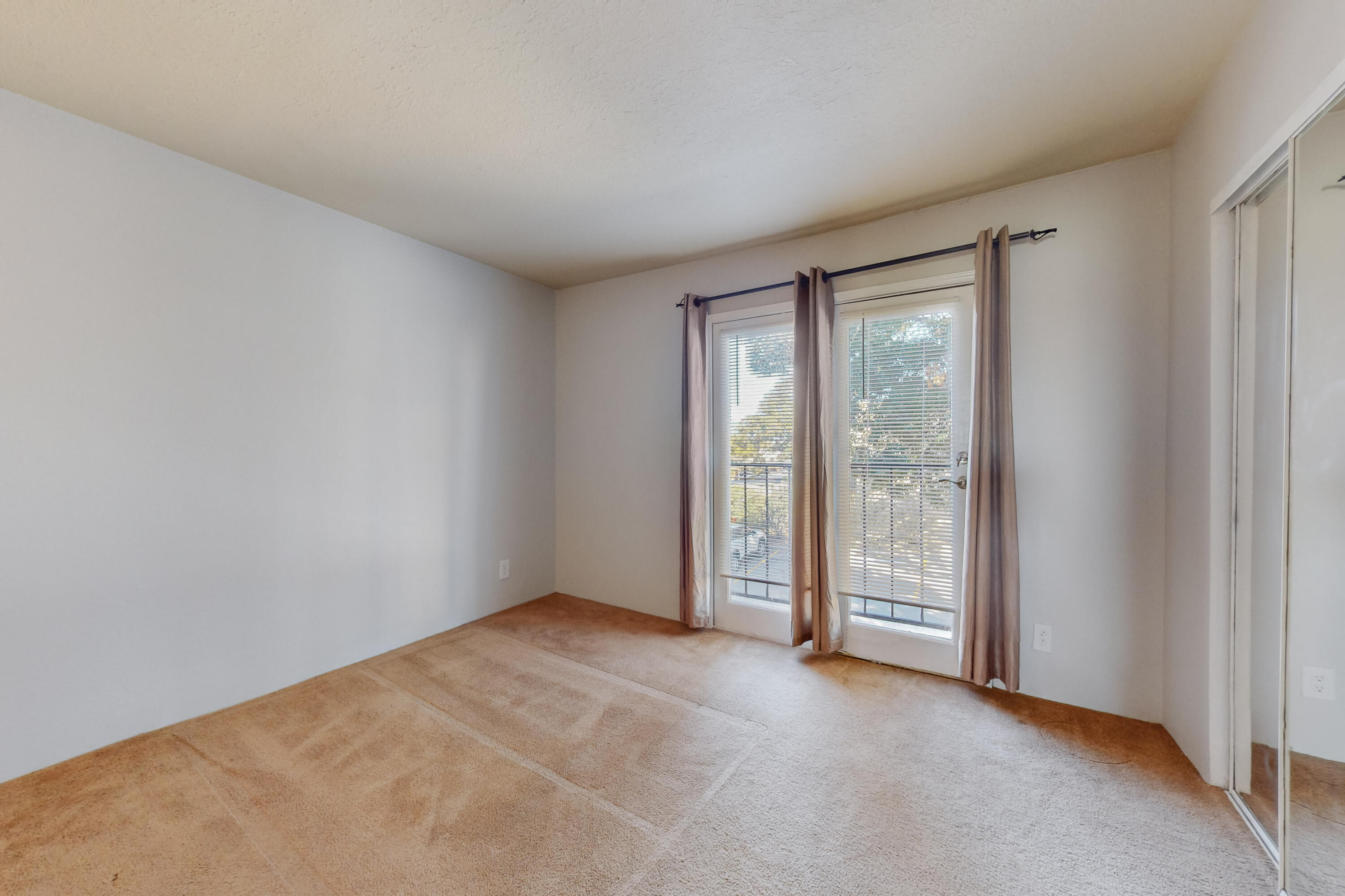 3301 MONROE Street NE Unit: M132