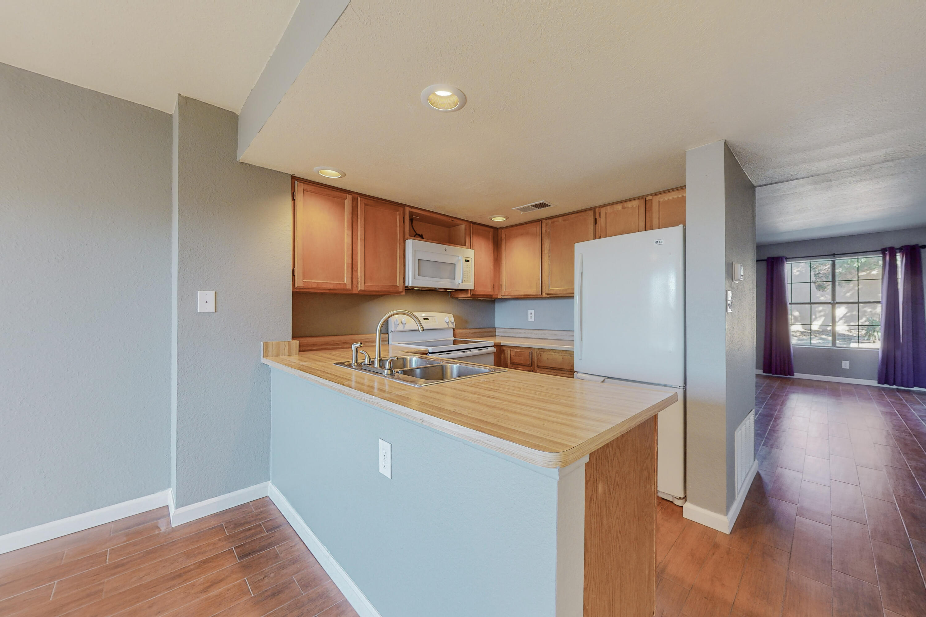 3301 MONROE Street NE Unit: M132