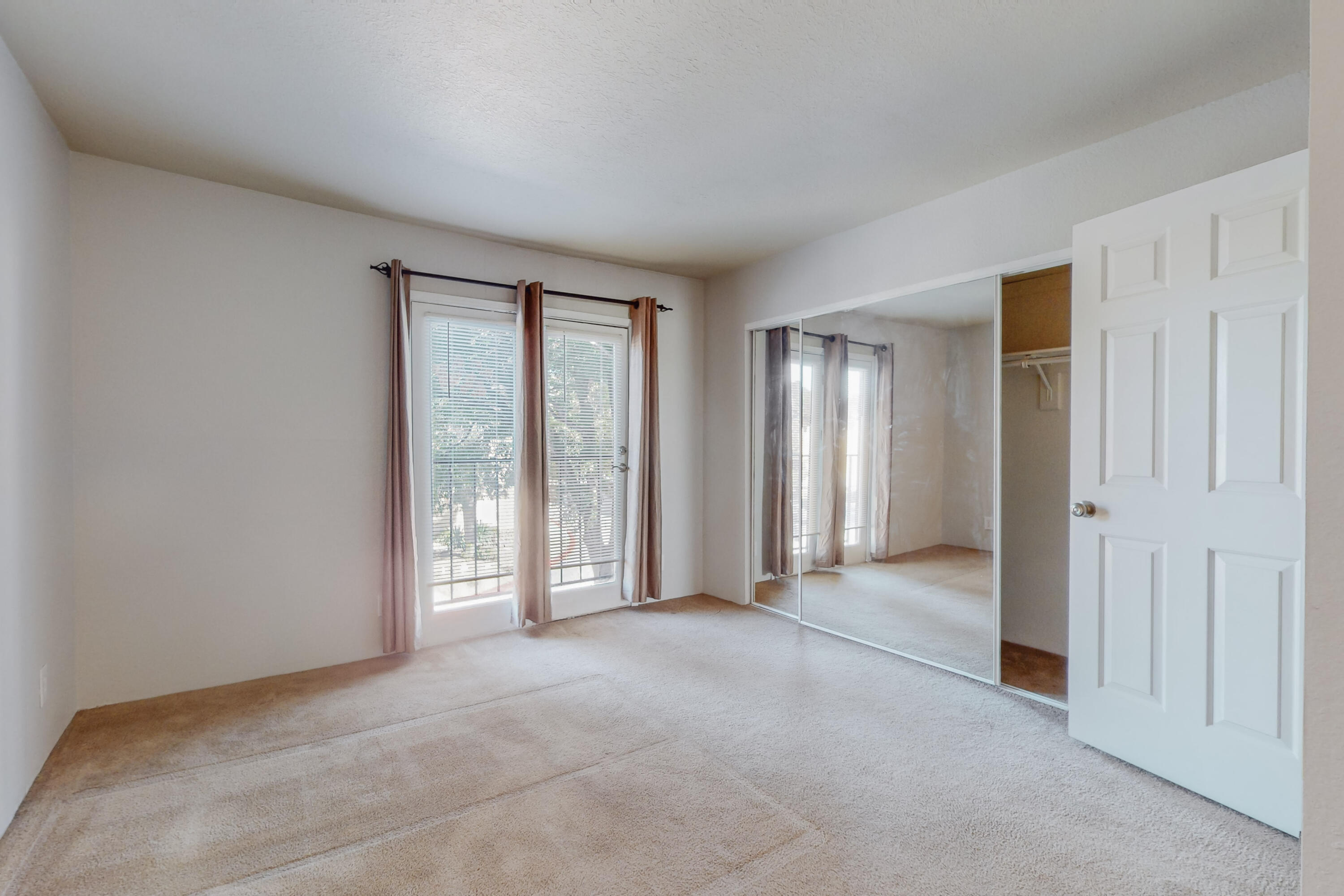 3301 MONROE Street NE Unit: M132