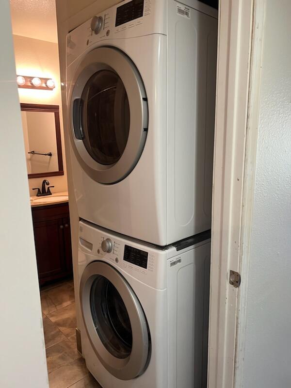 935 COUNTRY CLUB Drive SE Unit: G