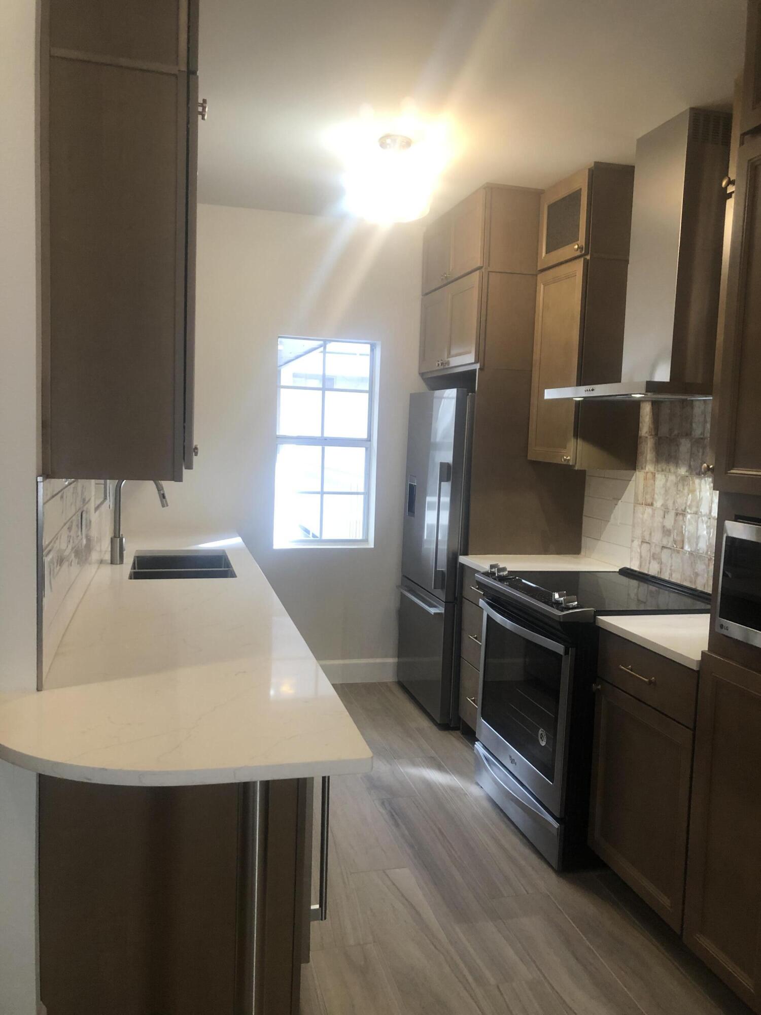 1325 PARK Avenue SW Unit: 201
